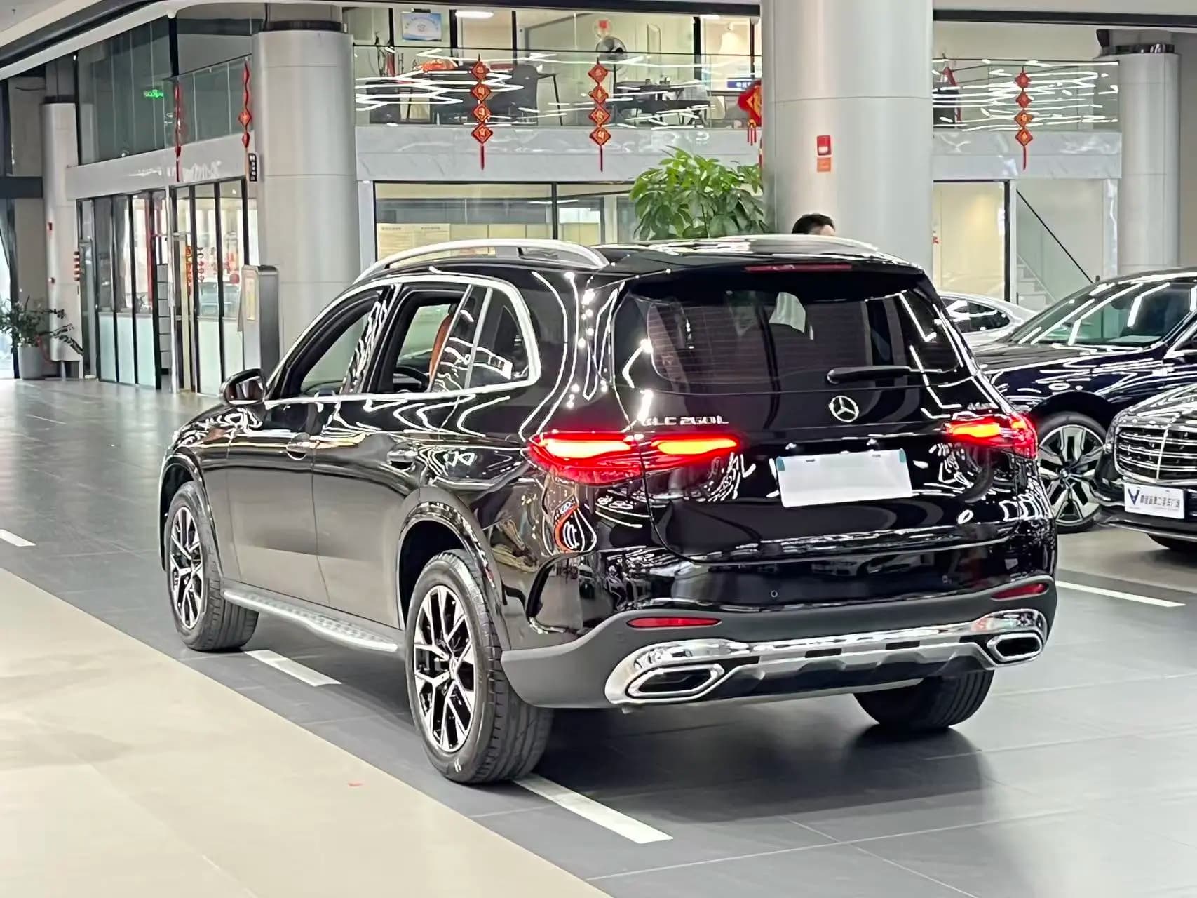 Mercedes-Benz GLC 2024 г. 29010 км. — фото 4