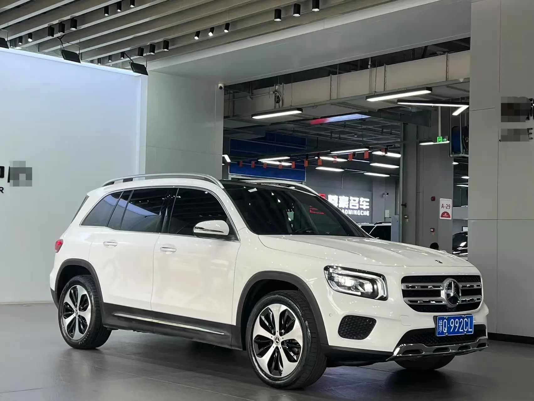 Mercedes-Benz GLB 2023 г. 30095 км. — фото 3