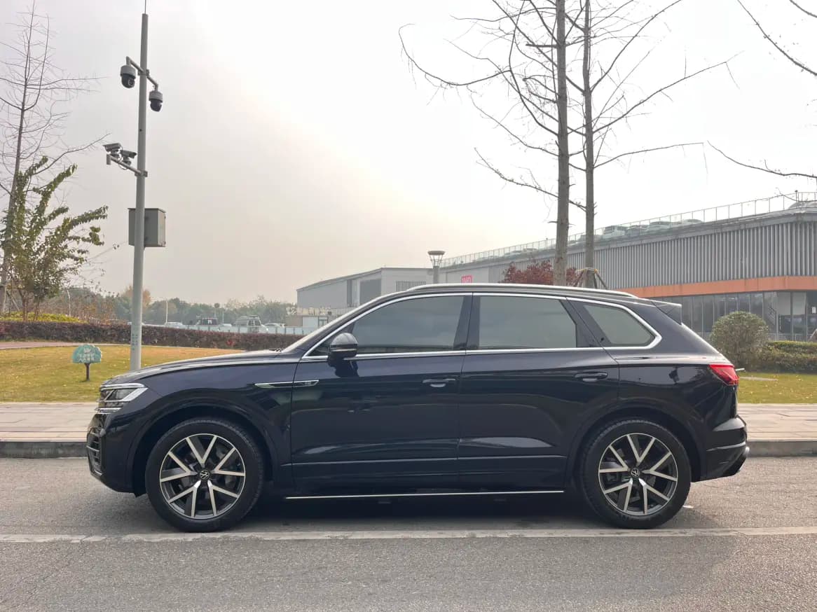 Volkswagen Touareg 2022 г. 65108 км. — фото 2