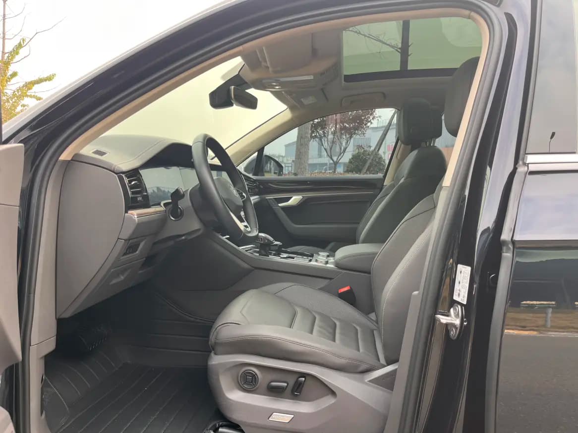 Volkswagen Touareg 2022 г. 65108 км. — фото 8