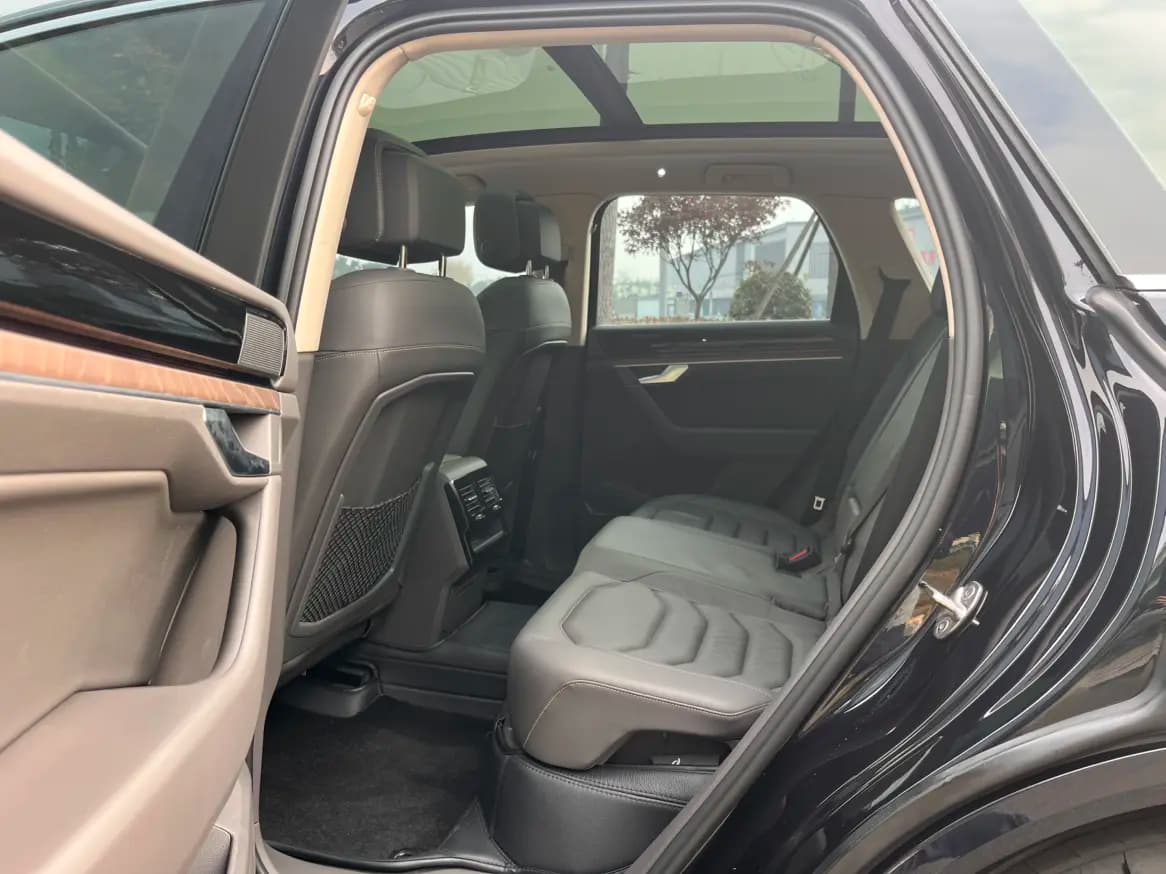 Volkswagen Touareg 2022 г. 65108 км. — фото 10