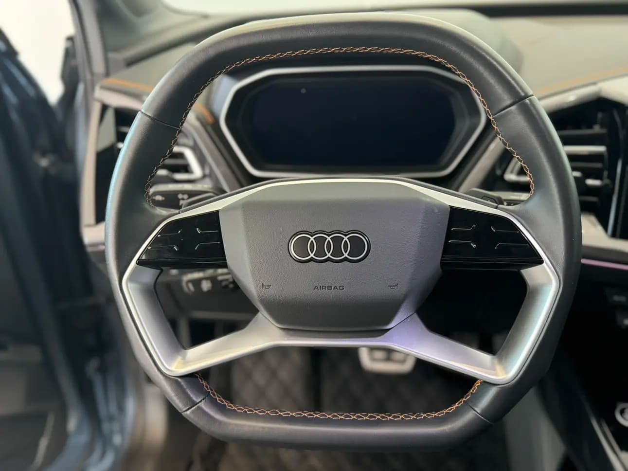 Audi Q4 e-tron 2024 г. 10985 км. — фото 15