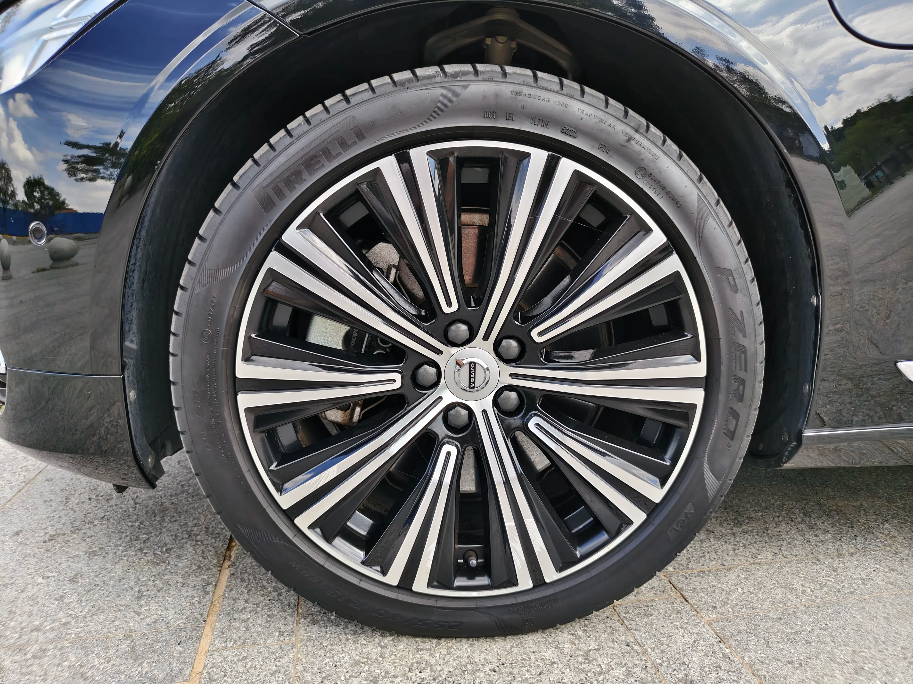 Volvo S90 PHEV 2023 г. 37094 км. — фото 11