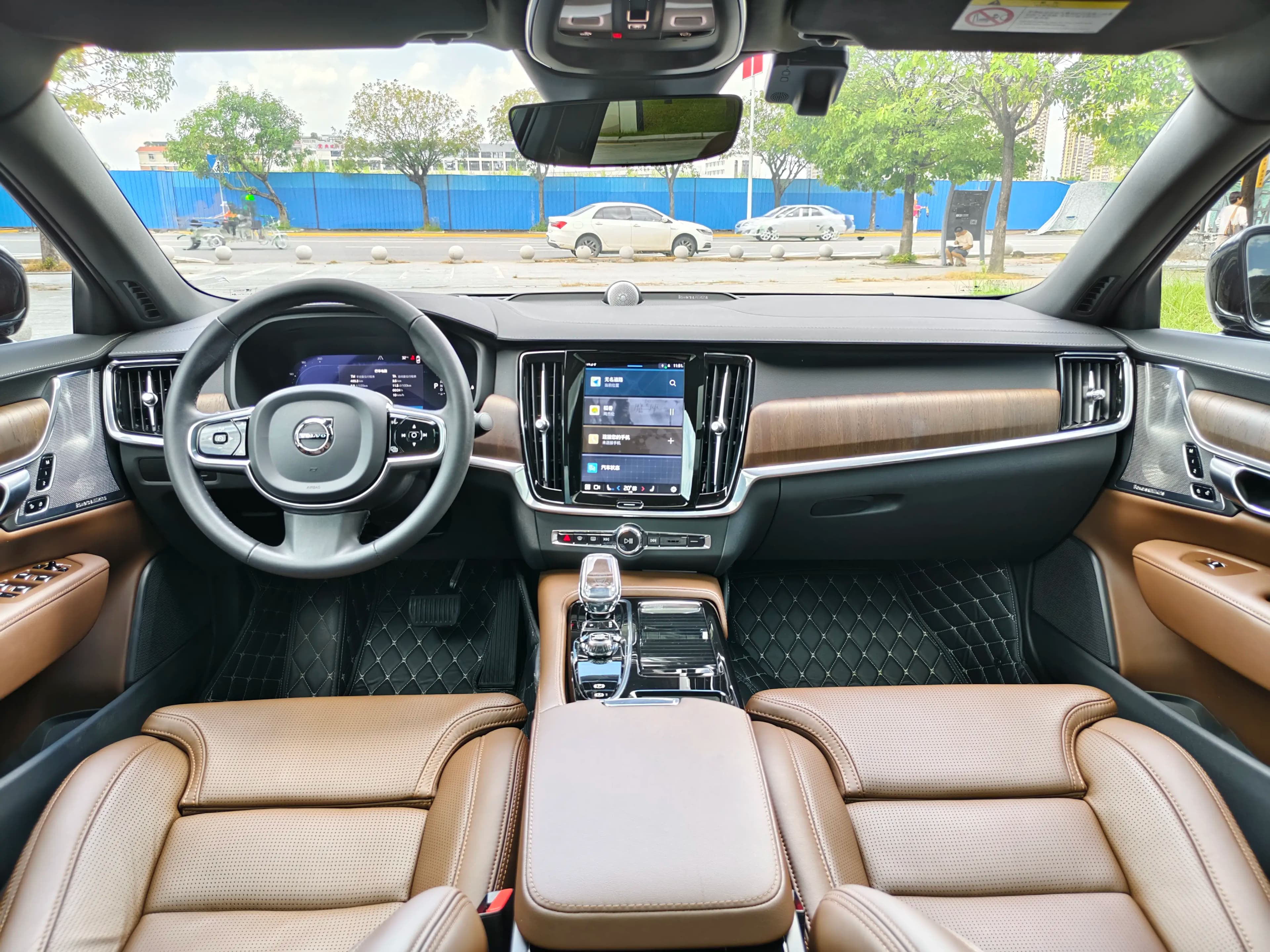 Volvo S90 PHEV 2023 г. 37094 км. — фото 12