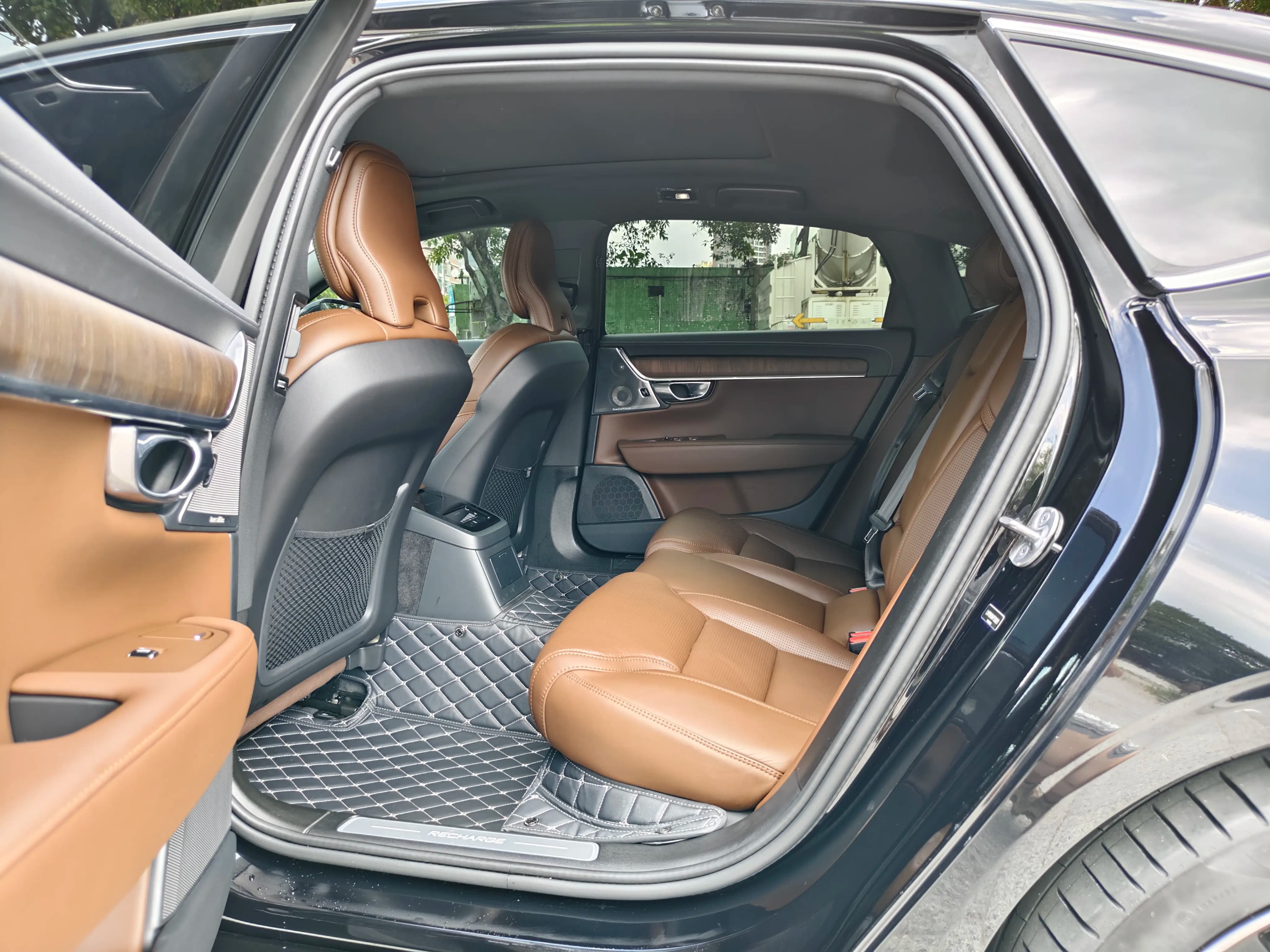 Volvo S90 PHEV 2023 г. 37094 км. — фото 16