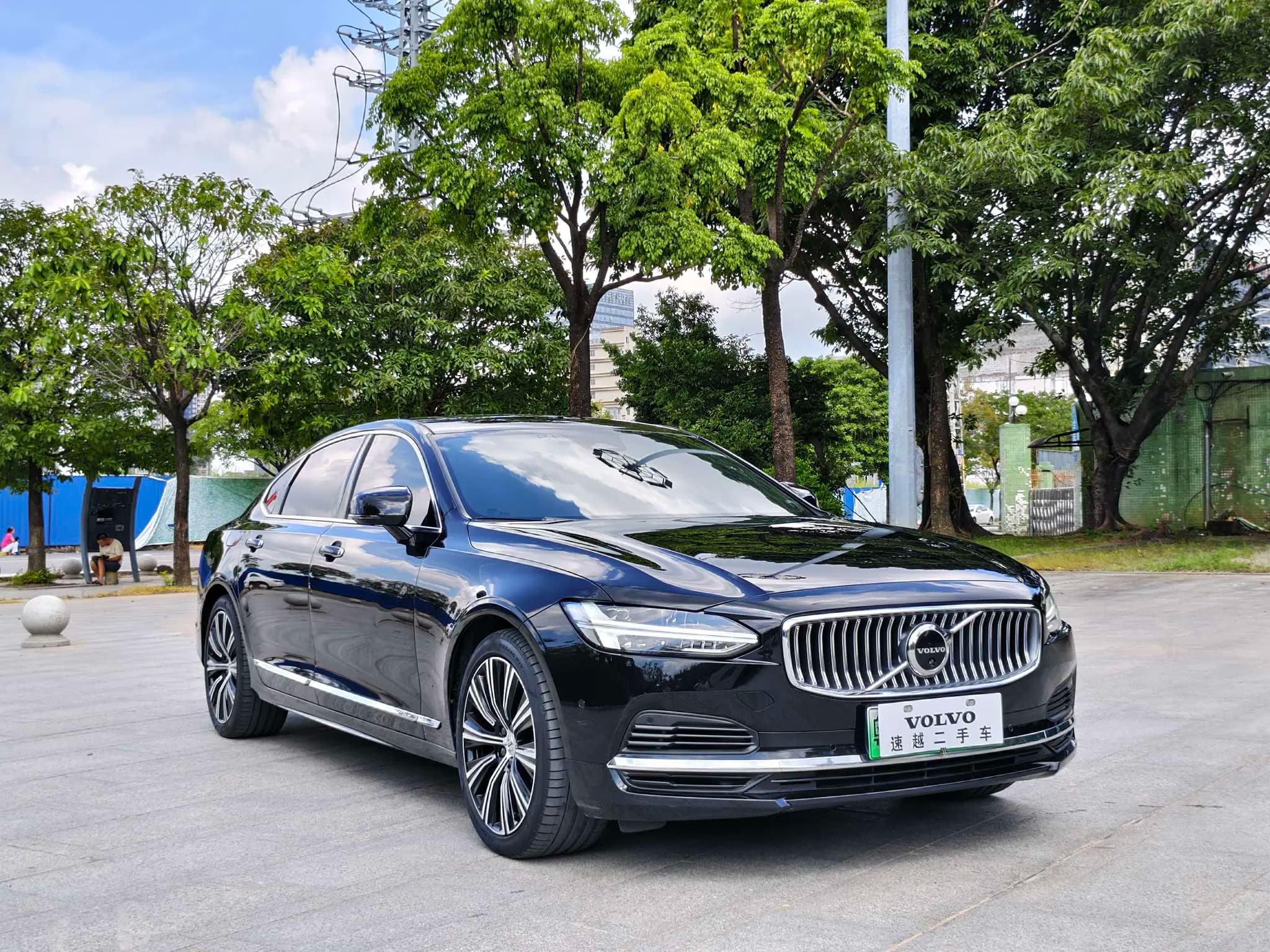 Volvo S90 PHEV 2023 г. 37094 км. — фото 3