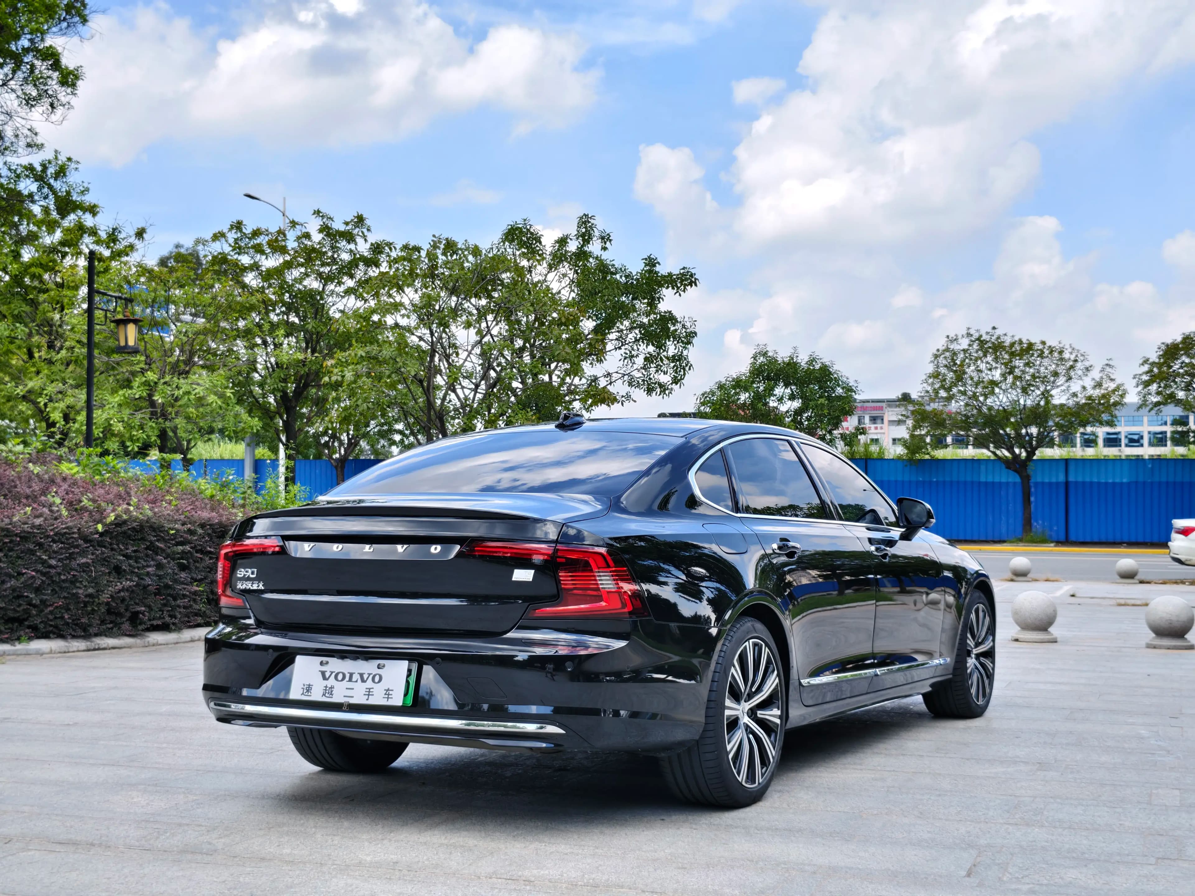 Volvo S90 PHEV 2023 г. 37094 км. — фото 6