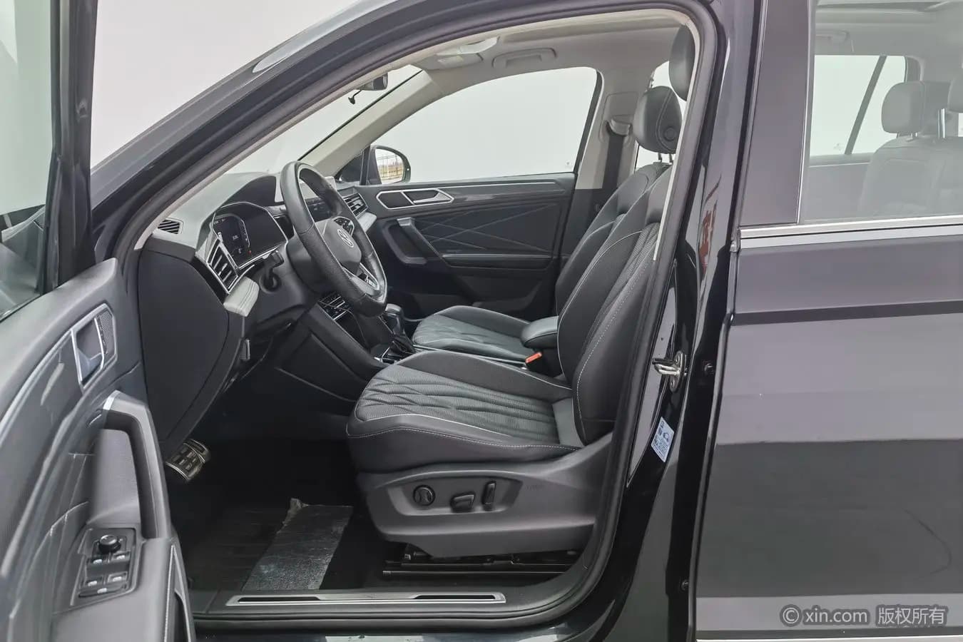 Volkswagen Tiguan L 2022 г. 87511 км. — фото 12