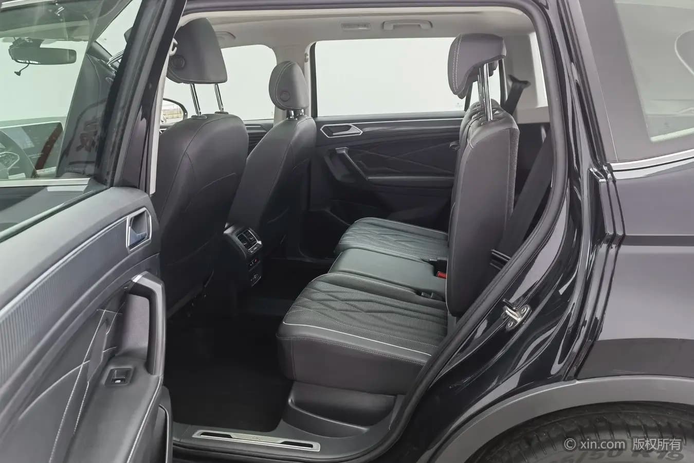 Volkswagen Tiguan L 2022 г. 87511 км. — фото 14