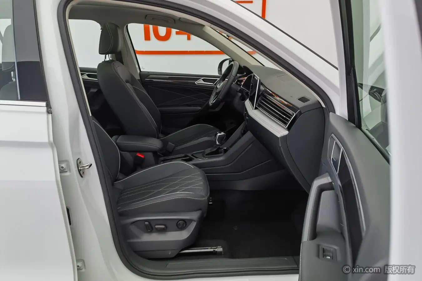 Volkswagen Tiguan L 2024 г. 26612 км. — фото 17