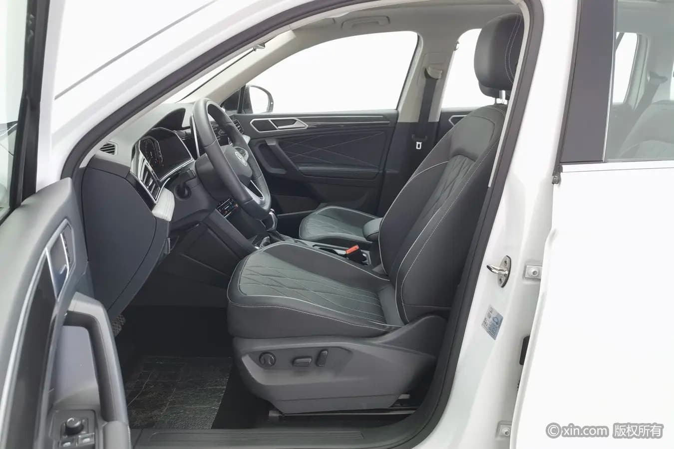 Volkswagen Tiguan L 2024 г. 26612 км. — фото 10