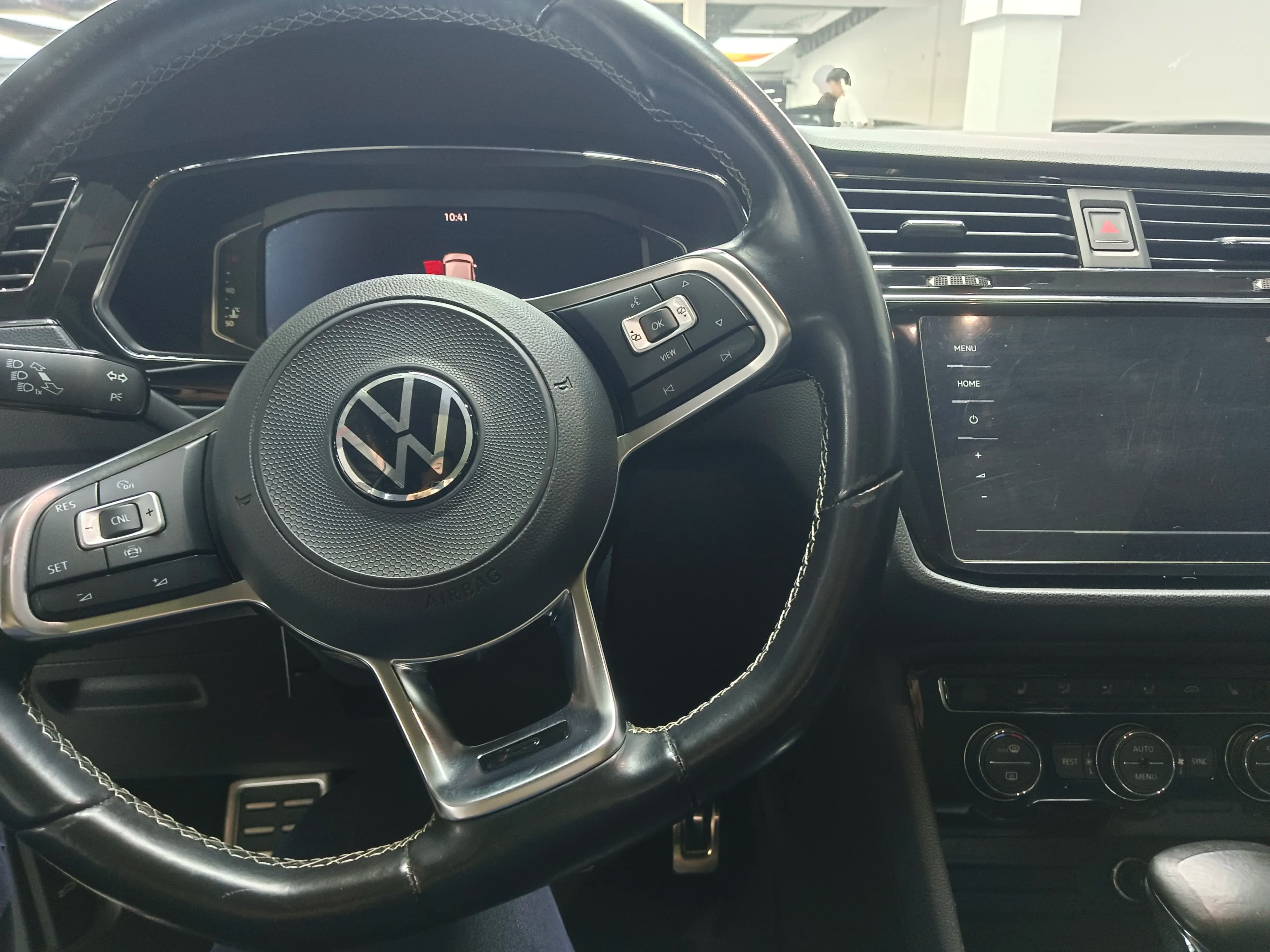 Volkswagen Tiguan L 2021 г. 54113 км. — фото 11