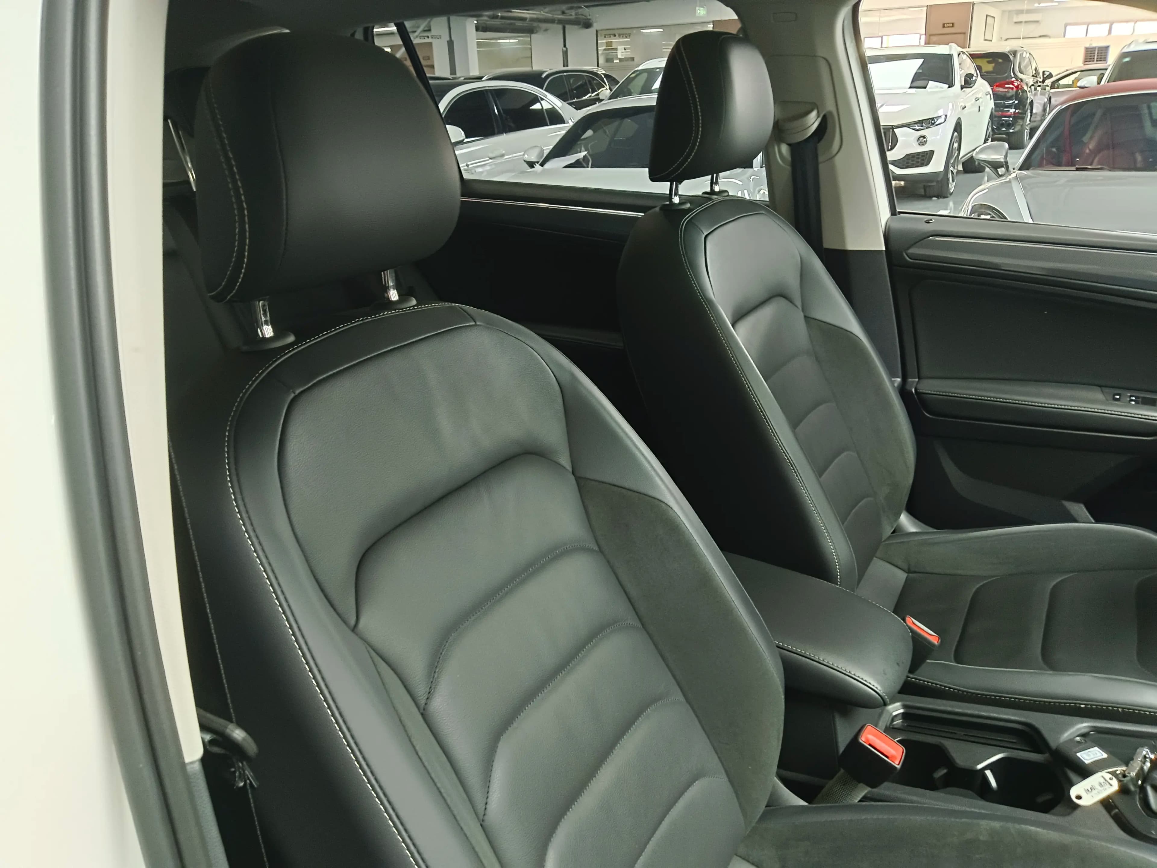 Volkswagen Tiguan L 2021 г. 54113 км. — фото 14