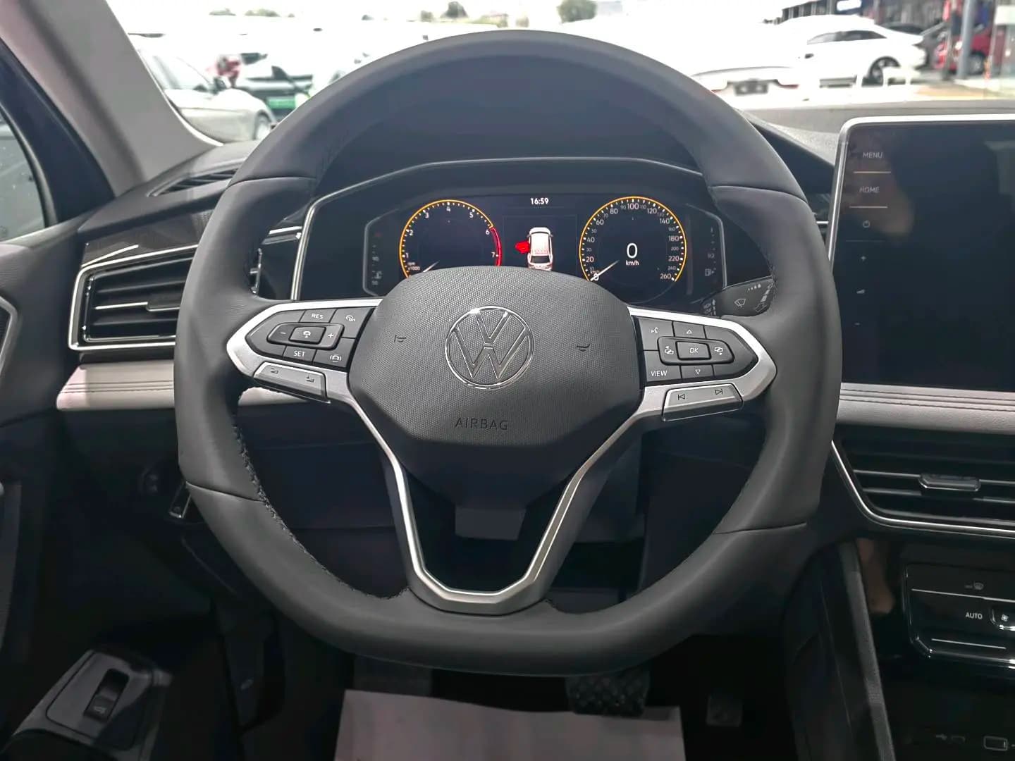 Volkswagen Tiguan L 2025 г. 11116 км. — фото 12