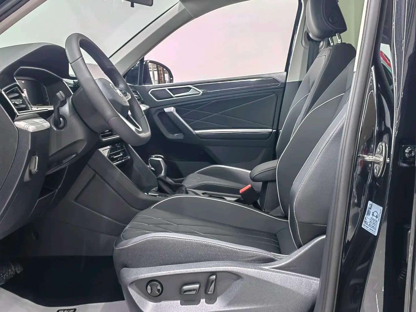 Volkswagen Tiguan L 2025 г. 11116 км. — фото 14