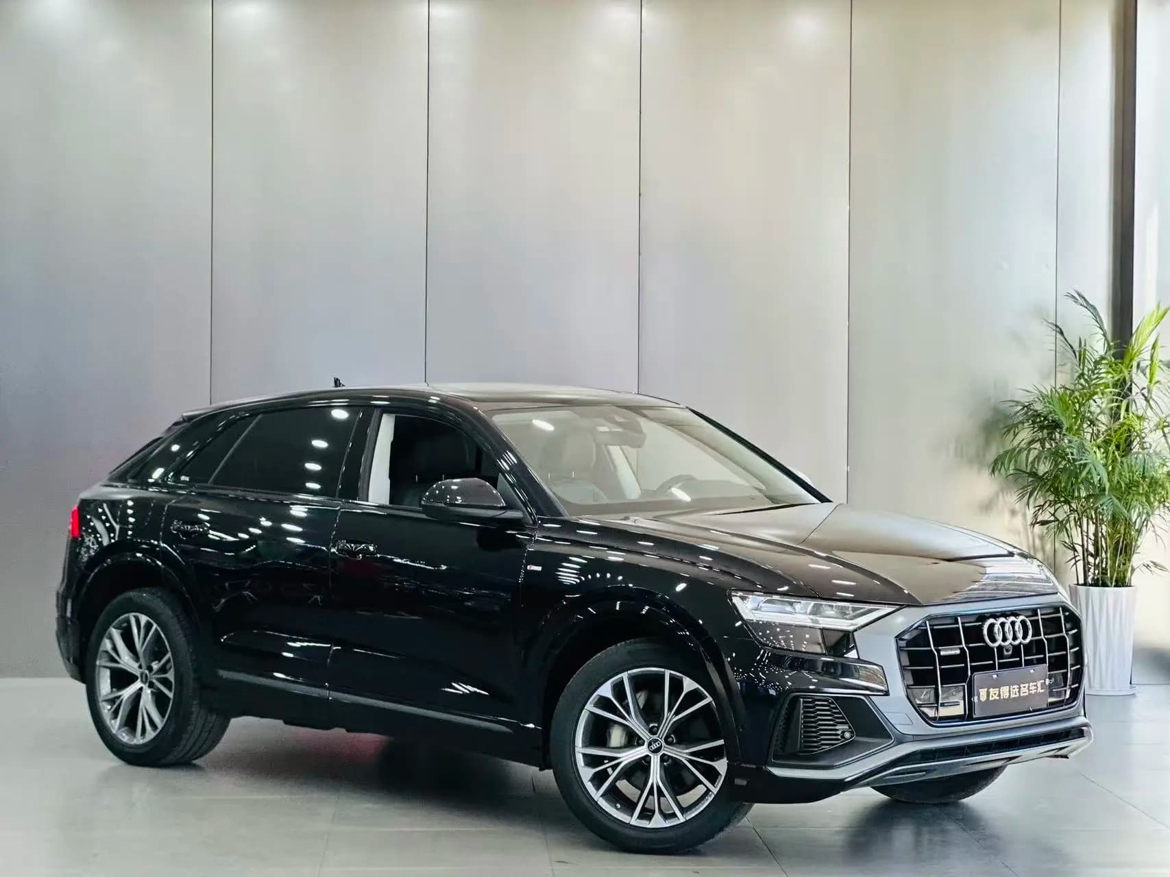 Audi Q8 2021 г. 50006 км. — фото 3