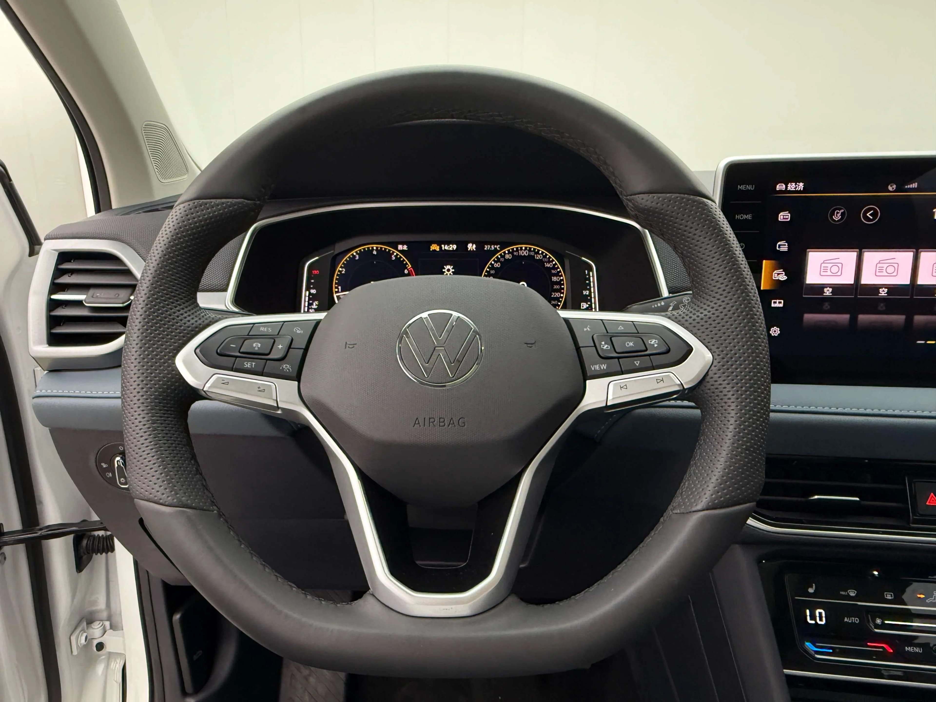 Volkswagen Tharu 2024 г. 17019 км. — фото 7