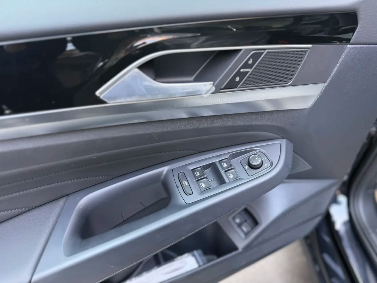 Volkswagen Passat PHEV 2025 г. 487 км. — фото 11