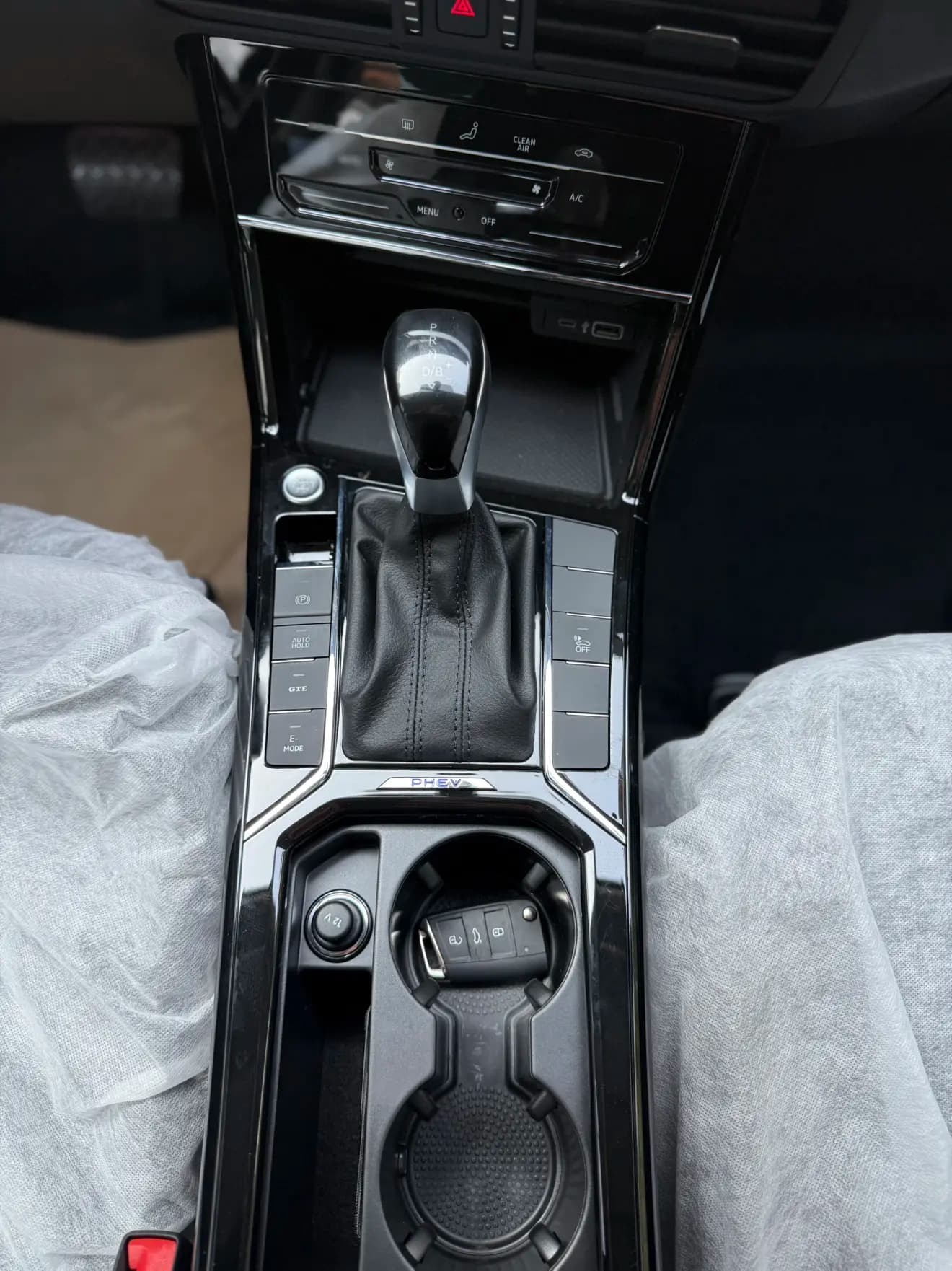 Volkswagen Passat PHEV 2025 г. 487 км. — фото 12