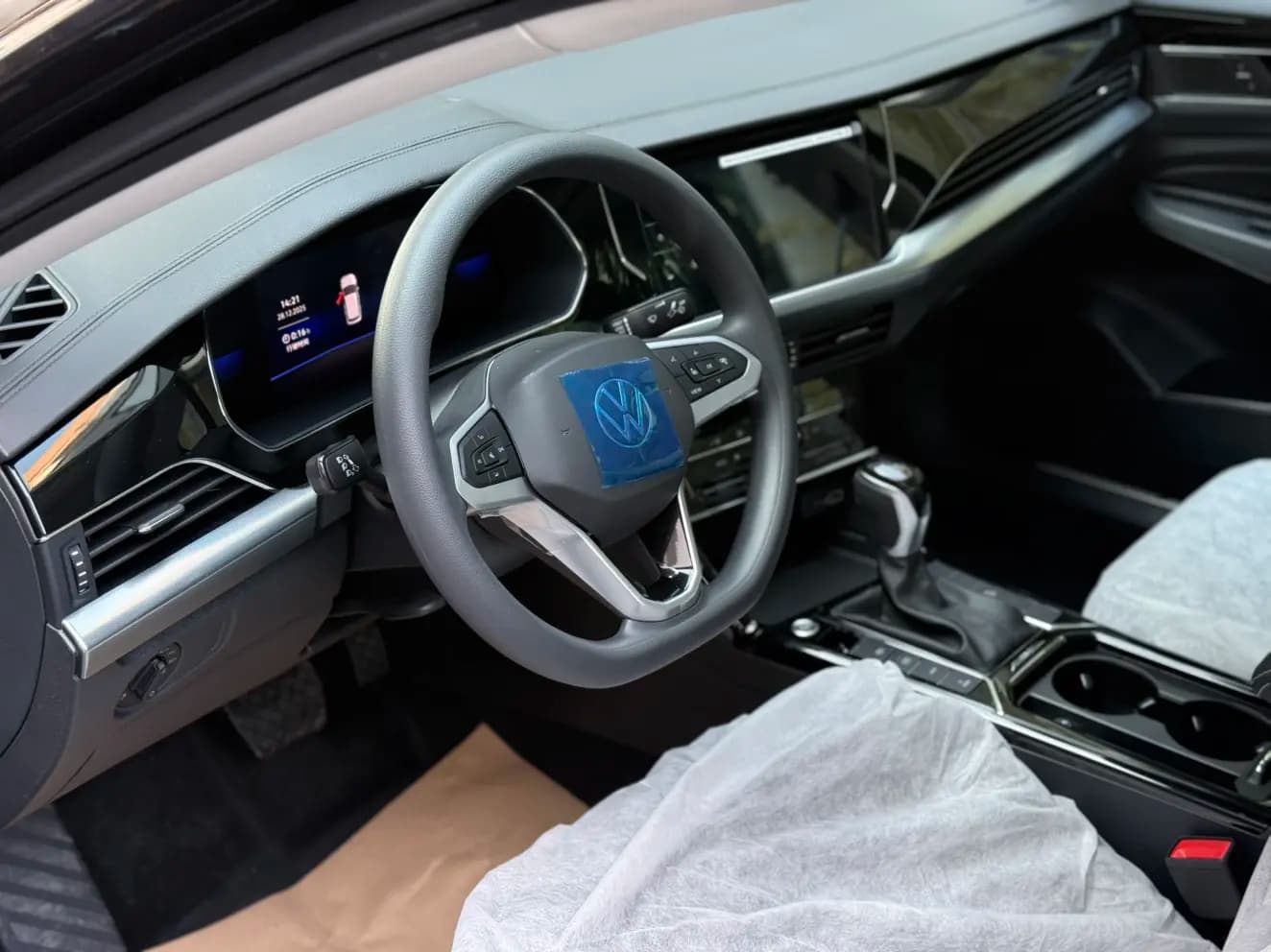 Volkswagen Passat PHEV 2025 г. 487 км. — фото 8
