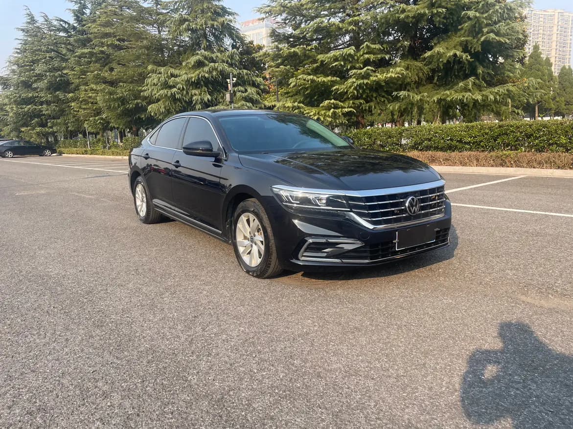 Volkswagen Passat 2021 г. 99090 км. — фото 3