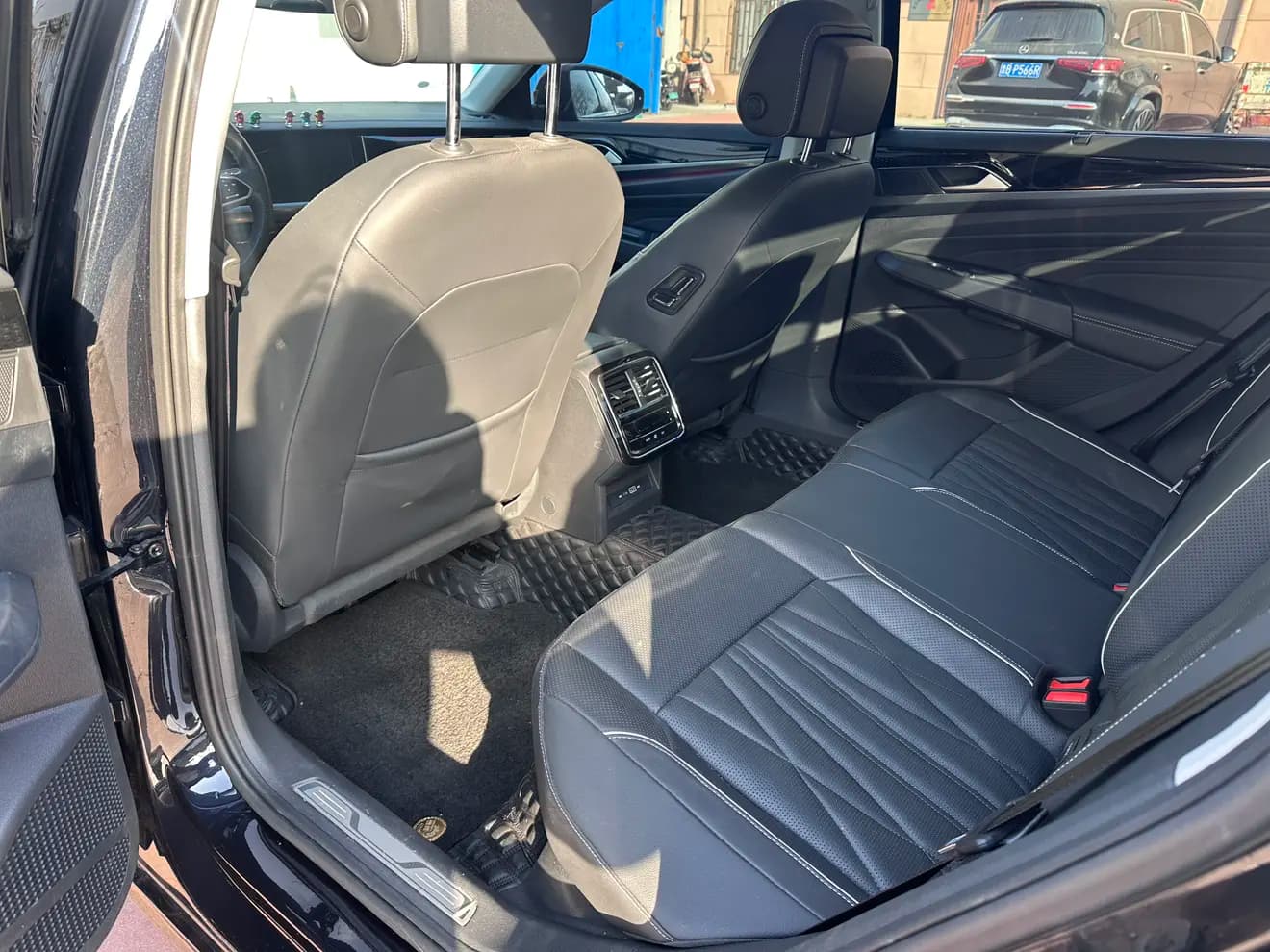Volkswagen Passat 2023 г. 25993 км. — фото 13