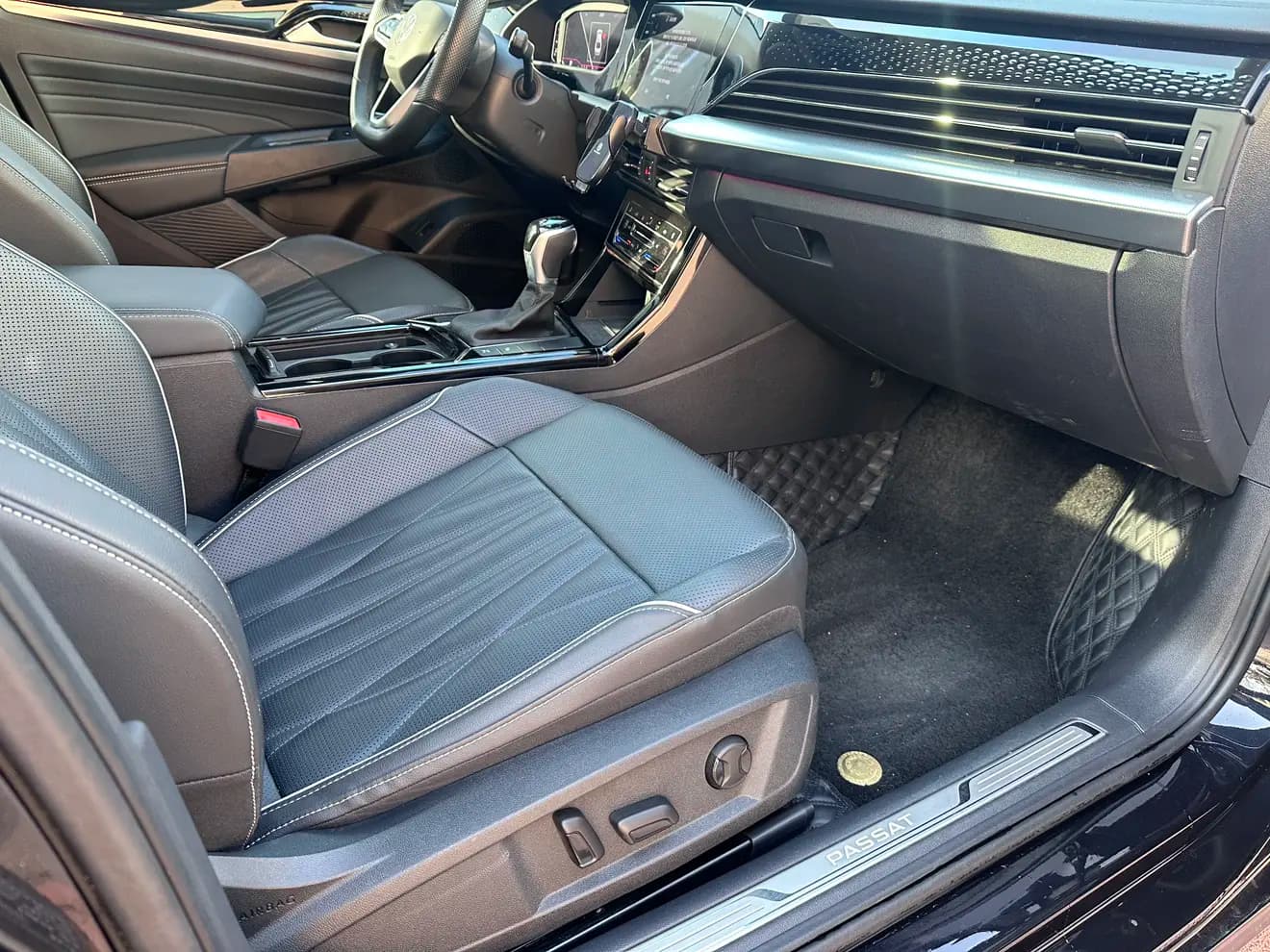 Volkswagen Passat 2023 г. 25993 км. — фото 6