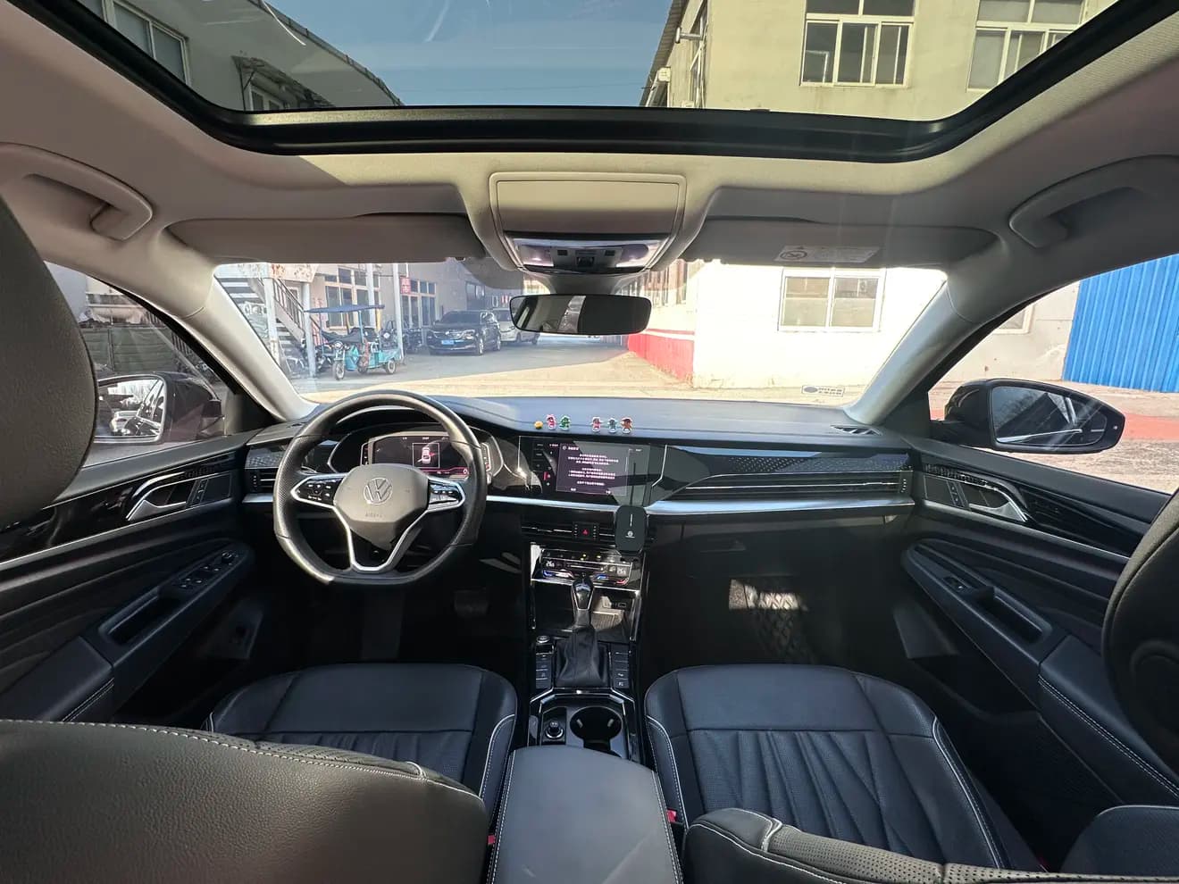 Volkswagen Passat 2023 г. 25993 км. — фото 9