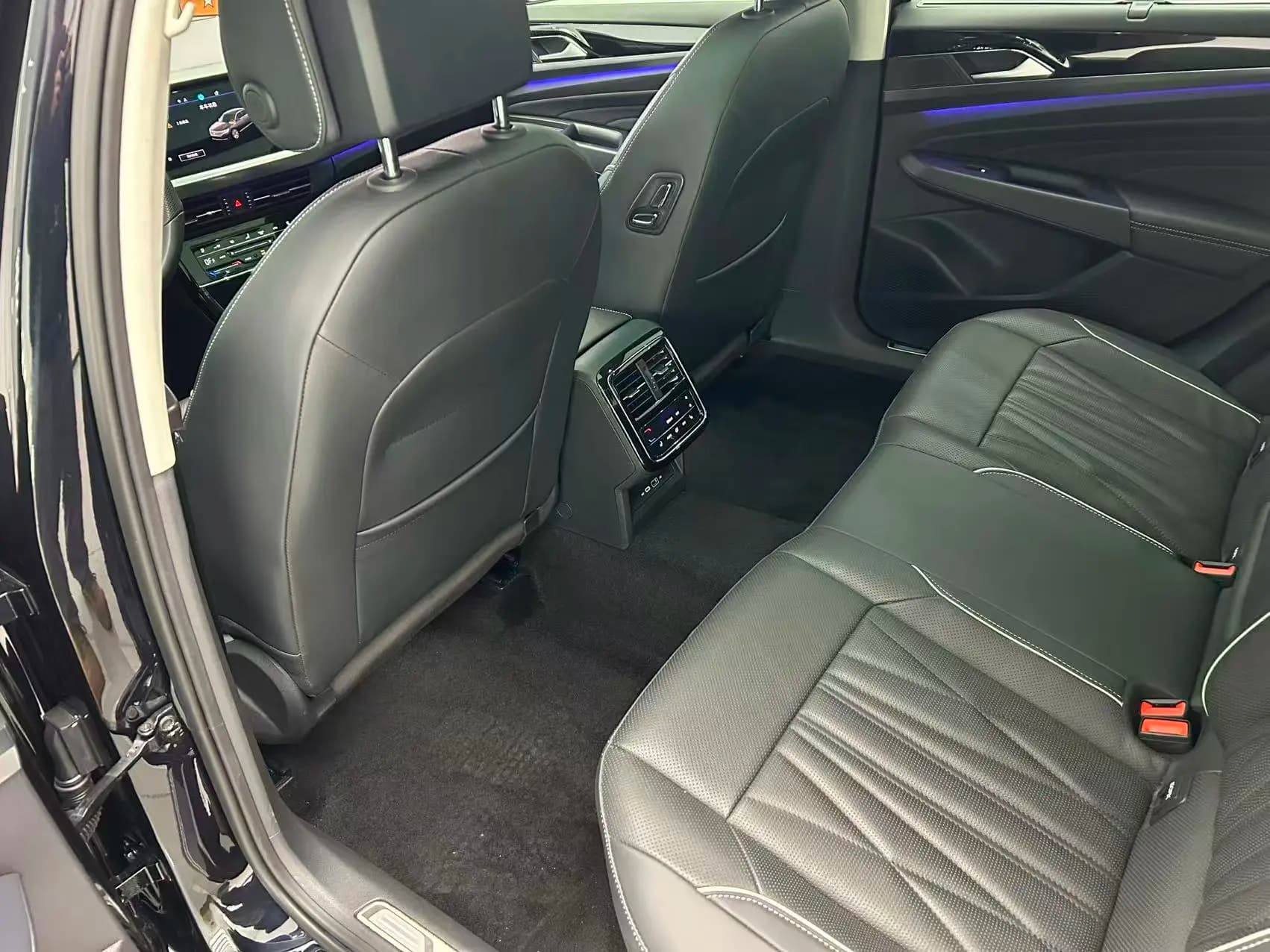 Volkswagen Passat 2022 г. 46094 км. — фото 27