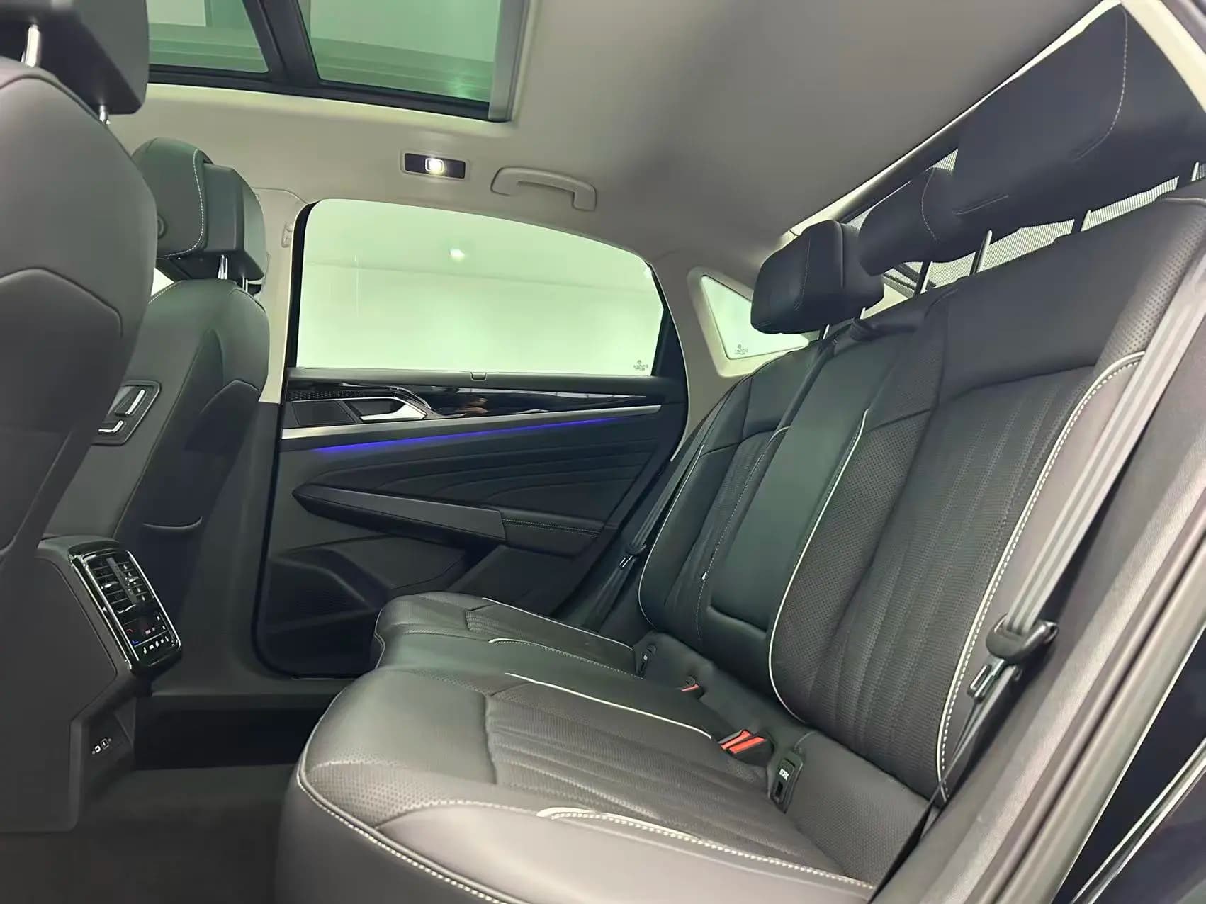 Volkswagen Passat 2022 г. 46094 км. — фото 29