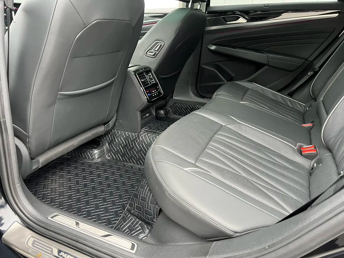 Volkswagen Passat 2023 г. 38795 км. — фото 14