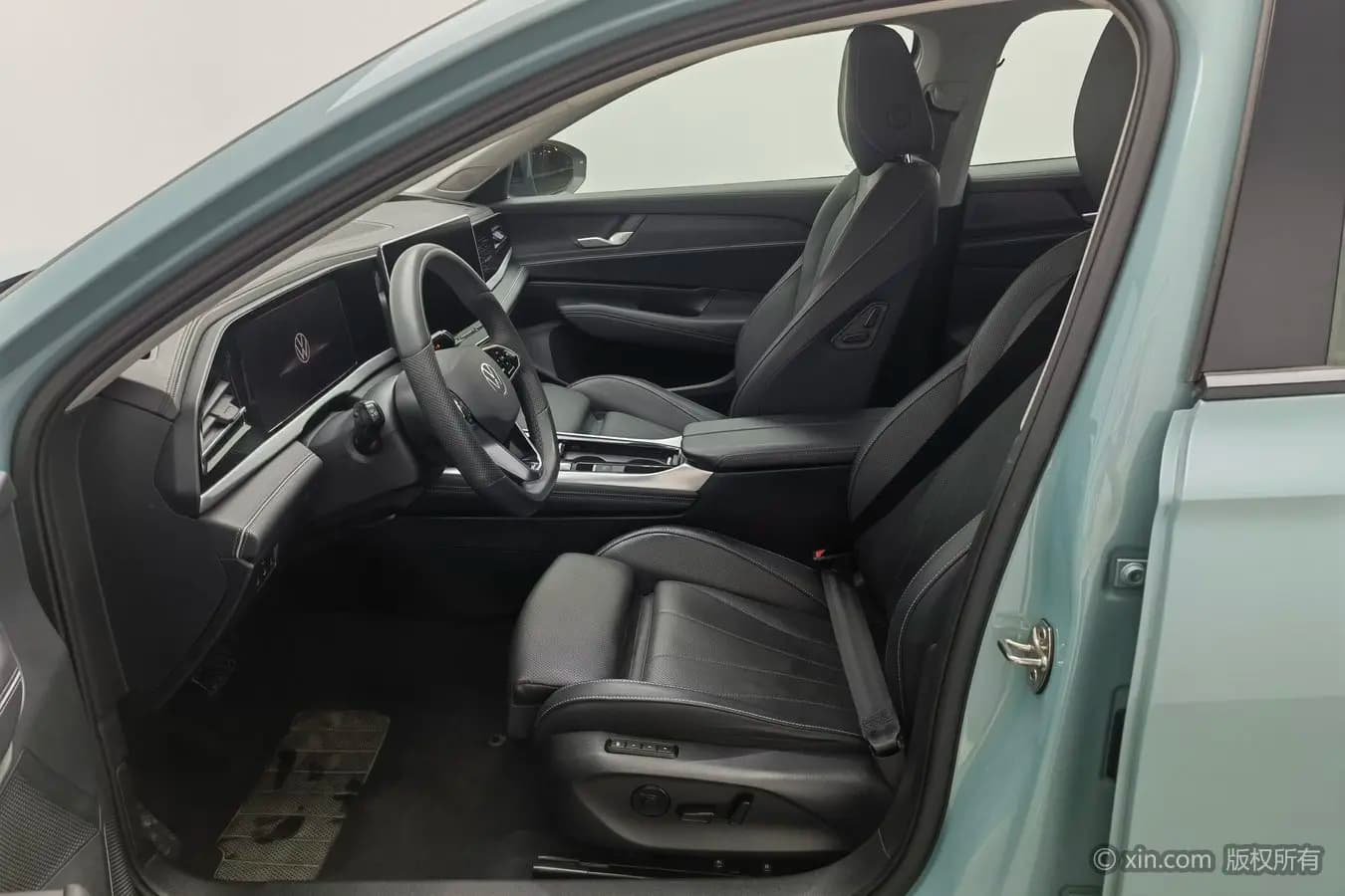 Volkswagen Passat 2025 г. 67896 км. — фото 9