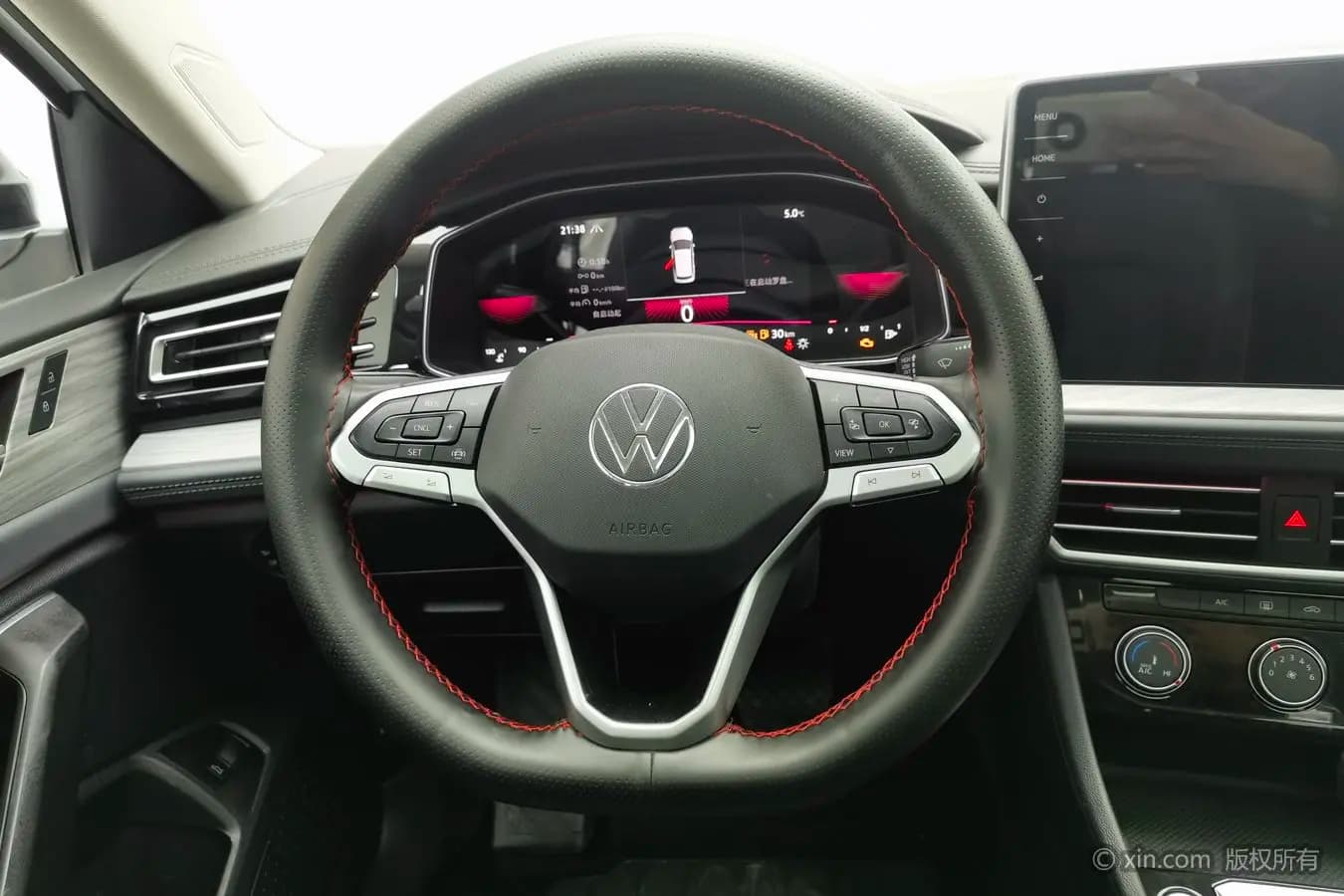 Volkswagen Sagitar 2023 г. 55625 км. — фото 9