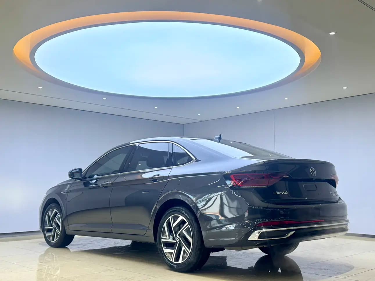 Volkswagen Sagitar 2022 г. 52077 км. — фото 4