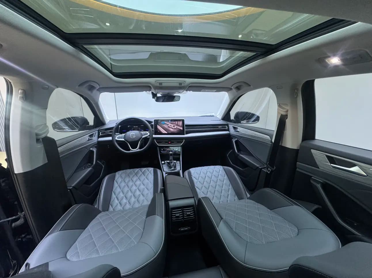 Volkswagen Sagitar 2022 г. 52077 км. — фото 8