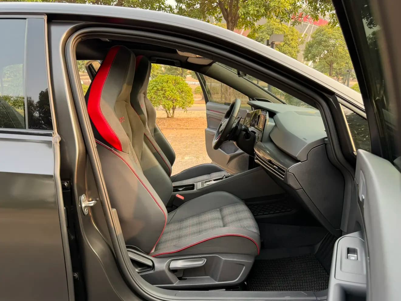 Volkswagen Golf GTI 2023 г. 23000 км. — фото 17