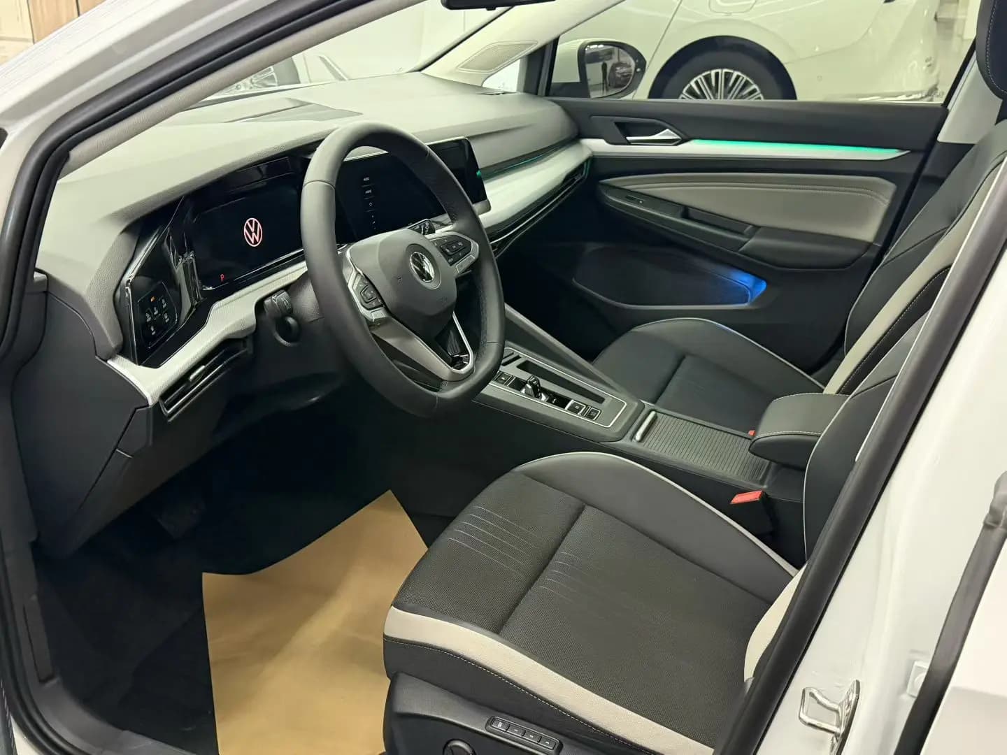 Volkswagen Golf 2023 г. 15139 км. — фото 6