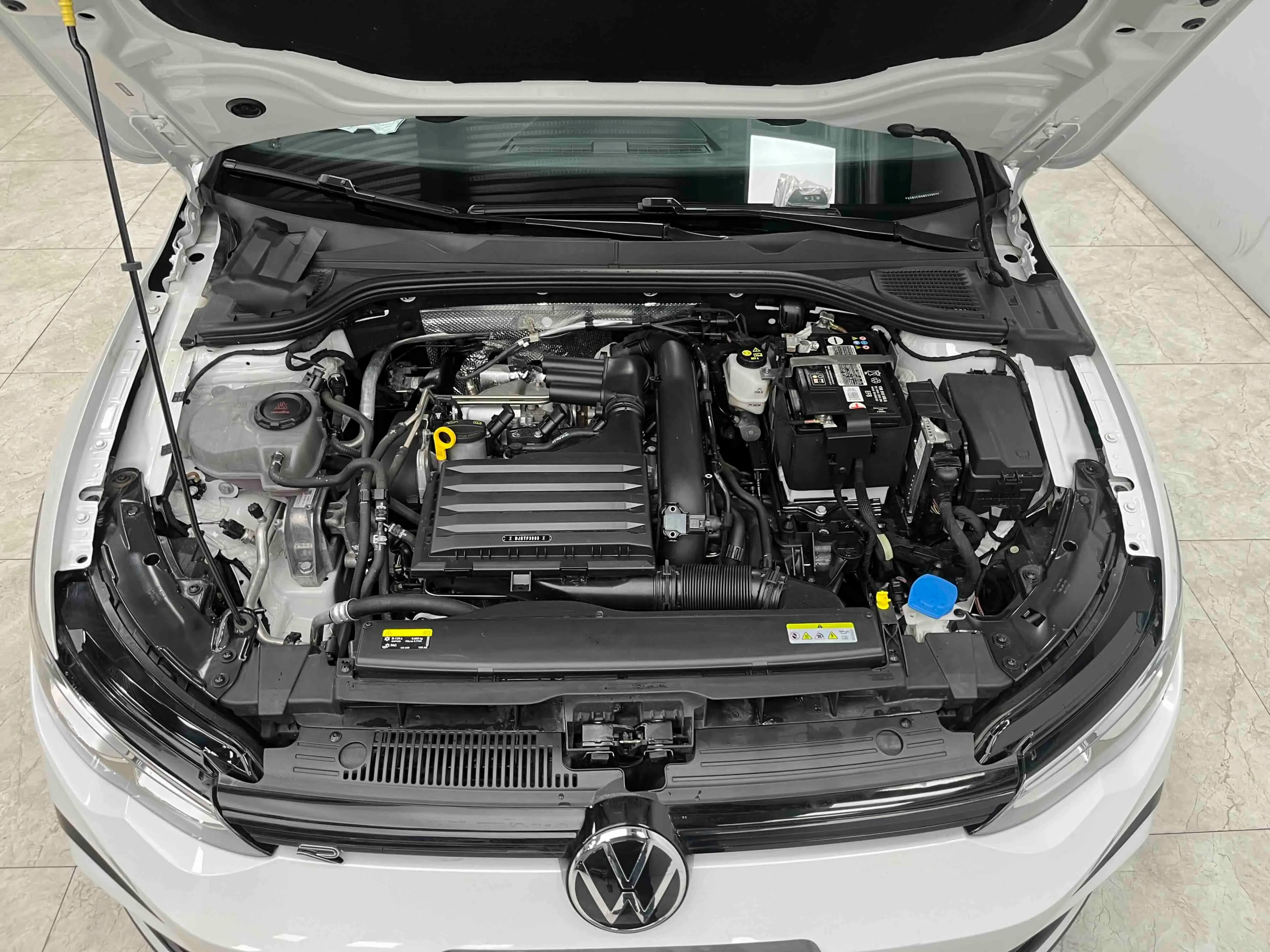 Volkswagen Golf 2023 г. 31300 км. — фото 2
