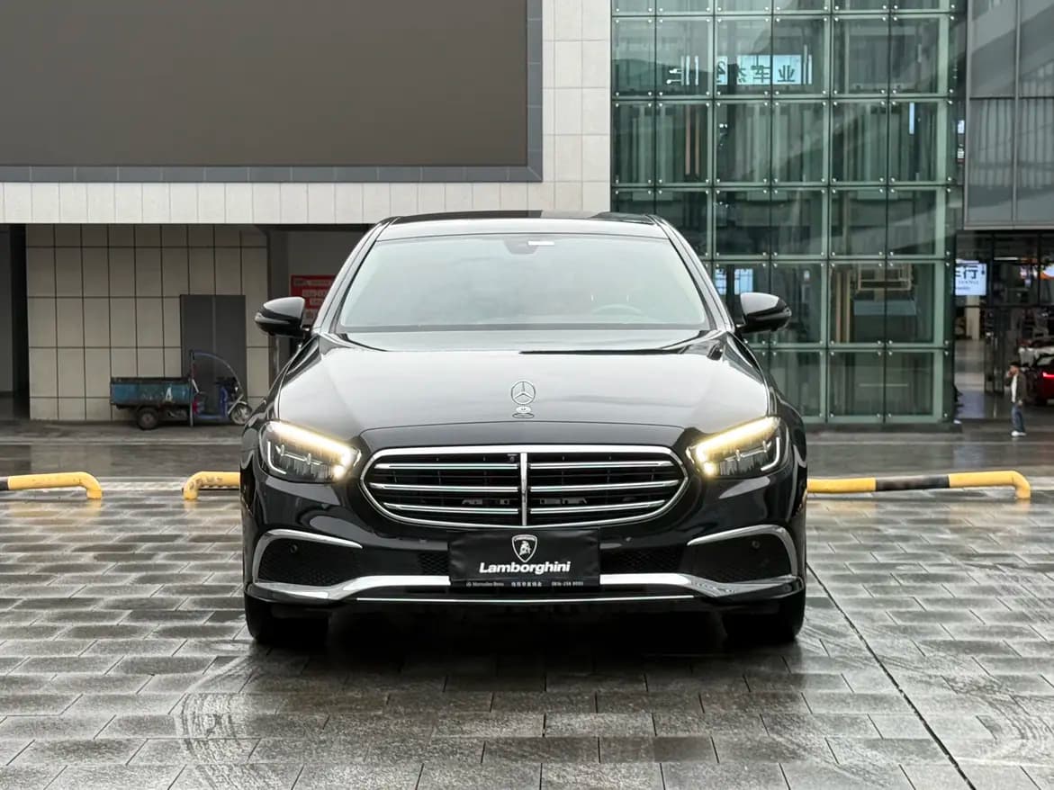 Mercedes-Benz E-Class 2023 г. 55063 км. — фото 2