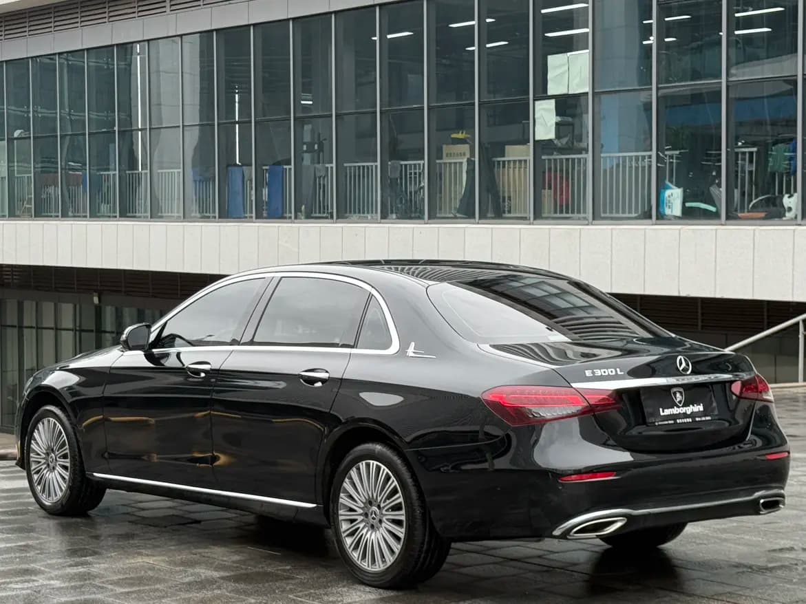 Mercedes-Benz E-Class 2023 г. 55063 км. — фото 4