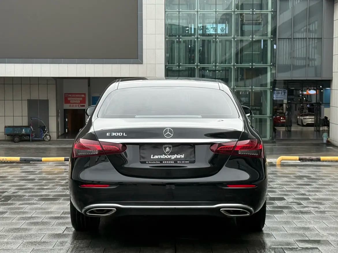 Mercedes-Benz E-Class 2023 г. 55063 км. — фото 5