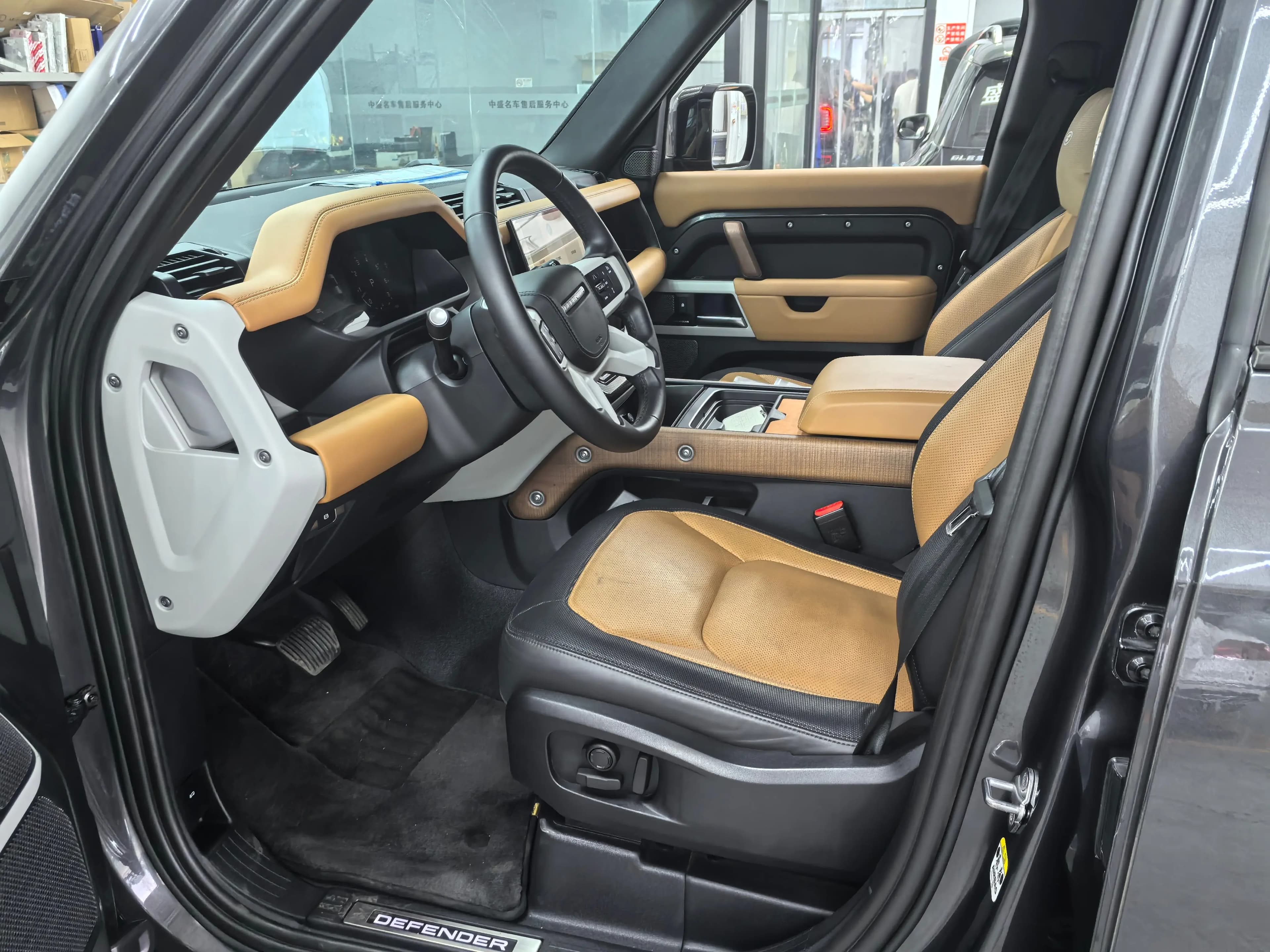 Land Rover Guard 2024 г. 22834 км. — фото 17