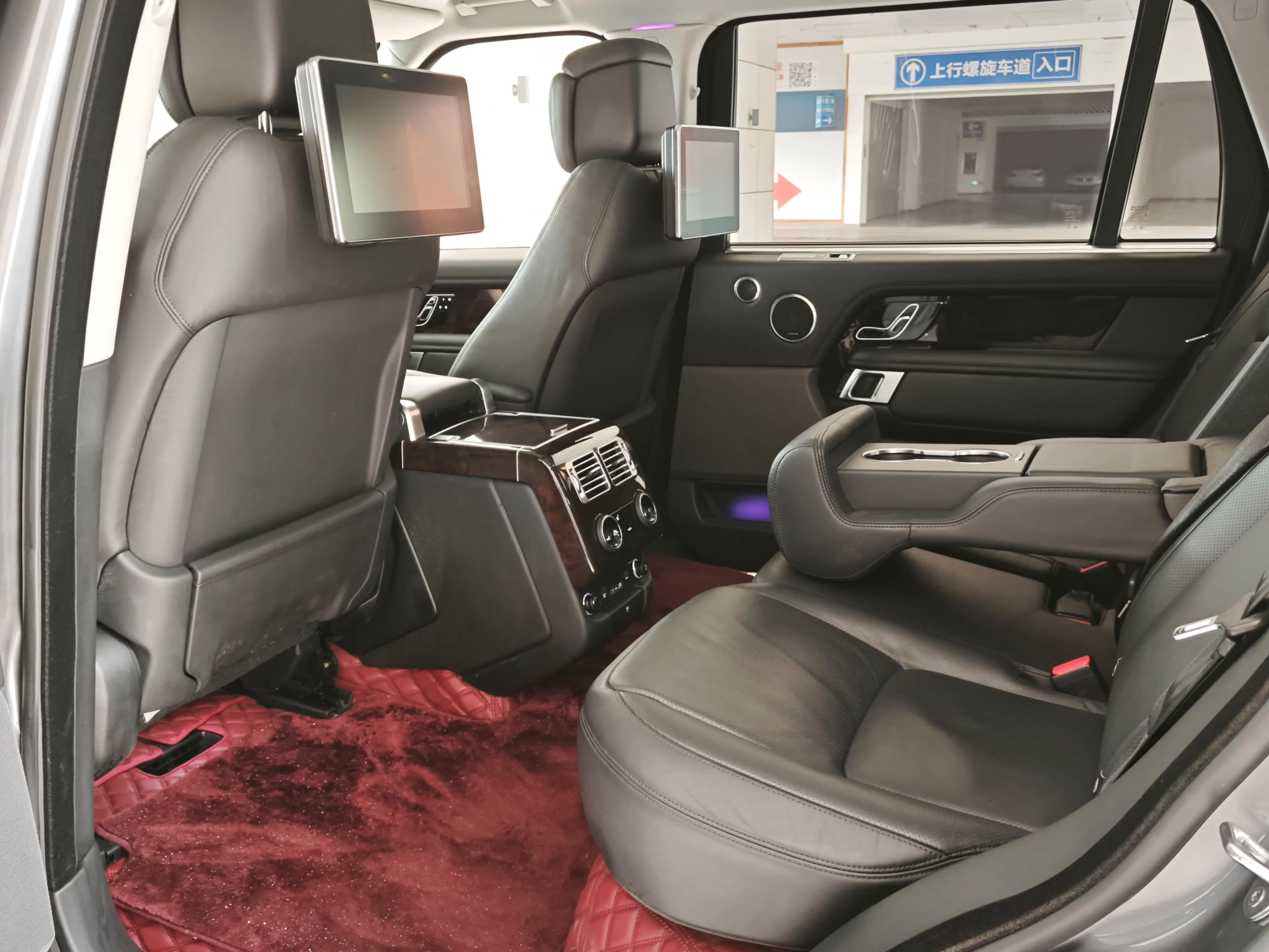 Land Rover Range rover 2022 г. 72133 км. — фото 16