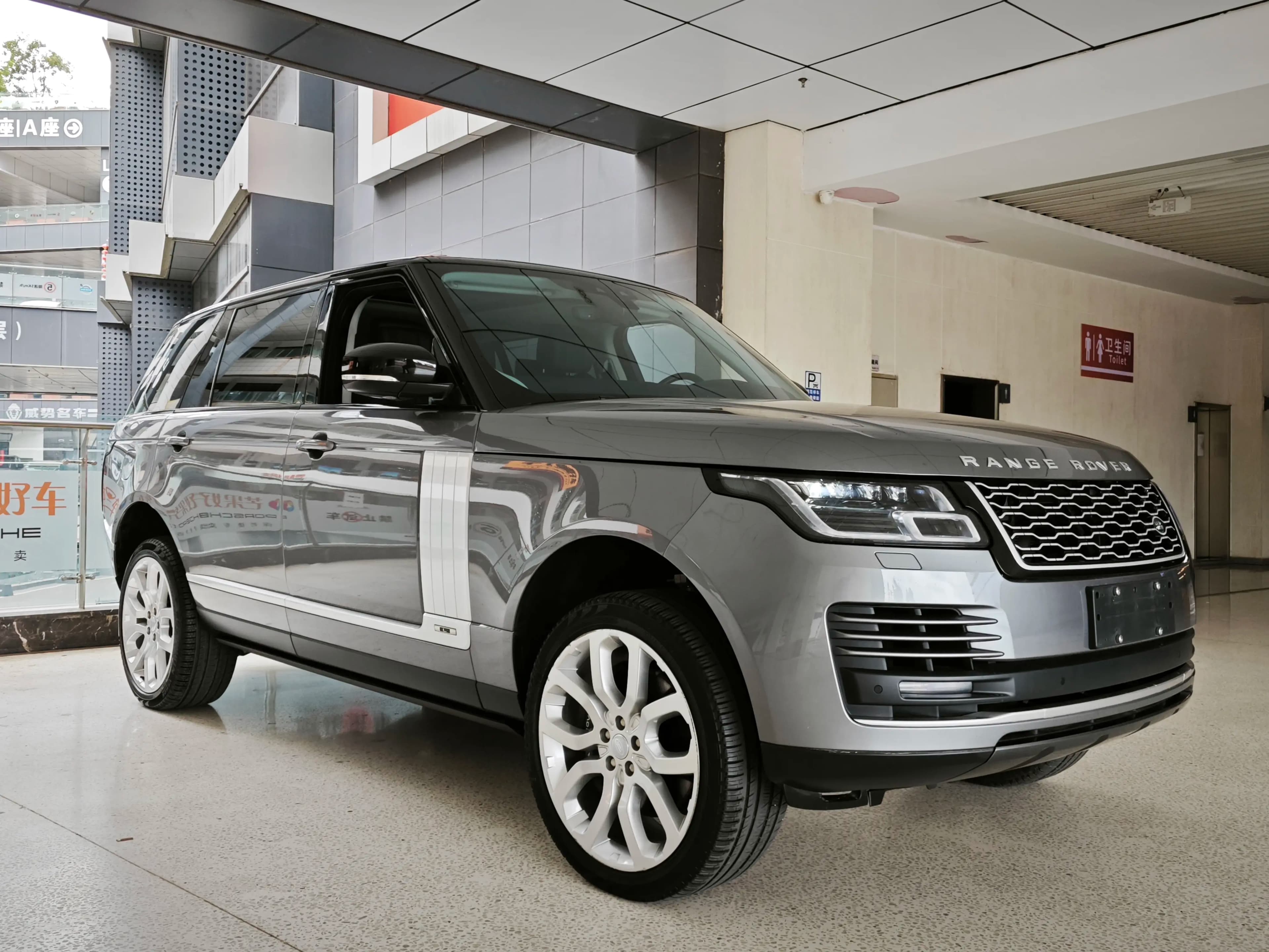 Land Rover Range rover 2022 г. 72133 км. — фото 10