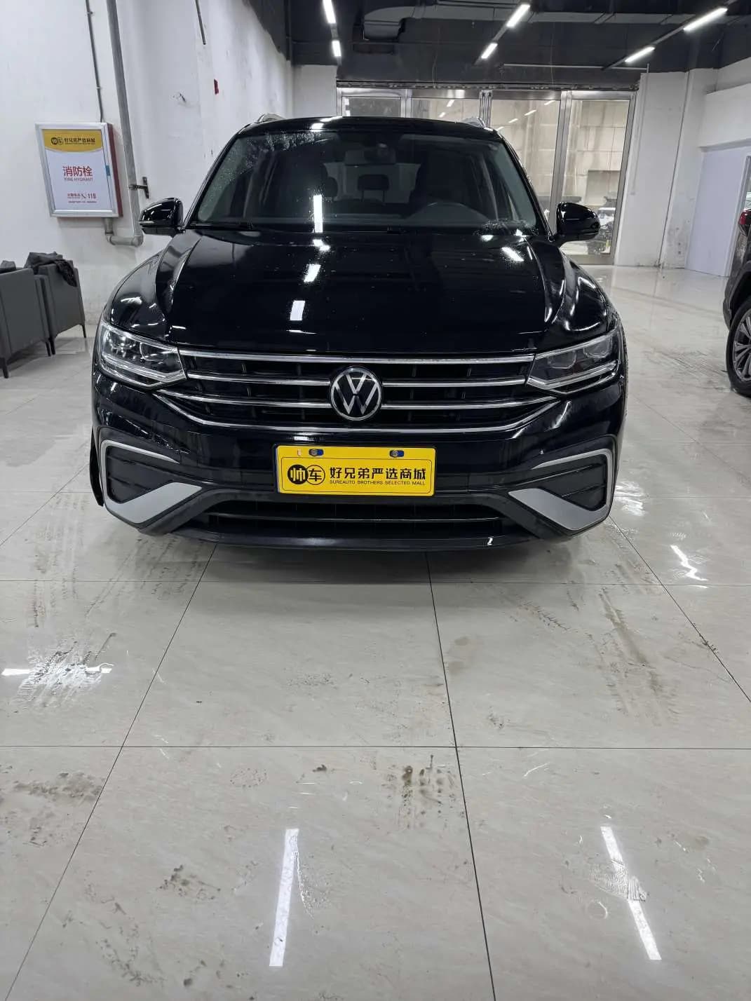 Volkswagen Tiguan L 2022 г. 32835 км. — фото 2