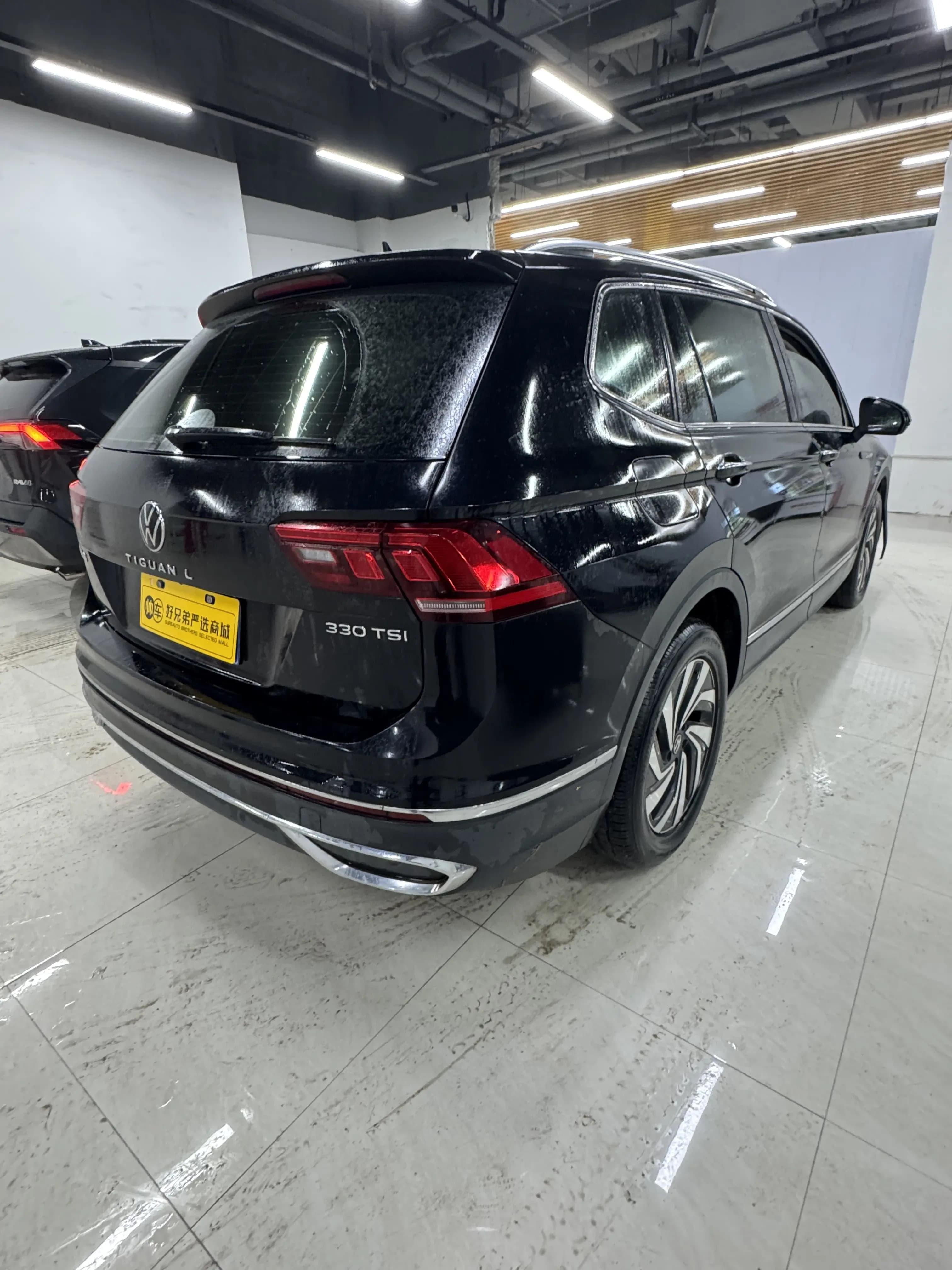 Volkswagen Tiguan L 2022 г. 32835 км. — фото 4