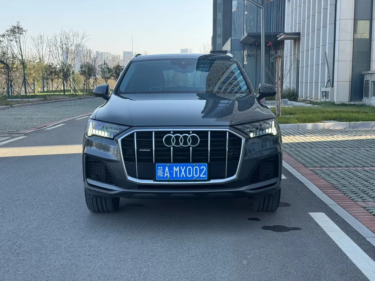 Audi Q7 2021 г. 42035 км. — фото 2