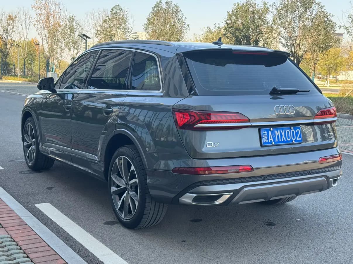 Audi Q7 2021 г. 42035 км. — фото 4