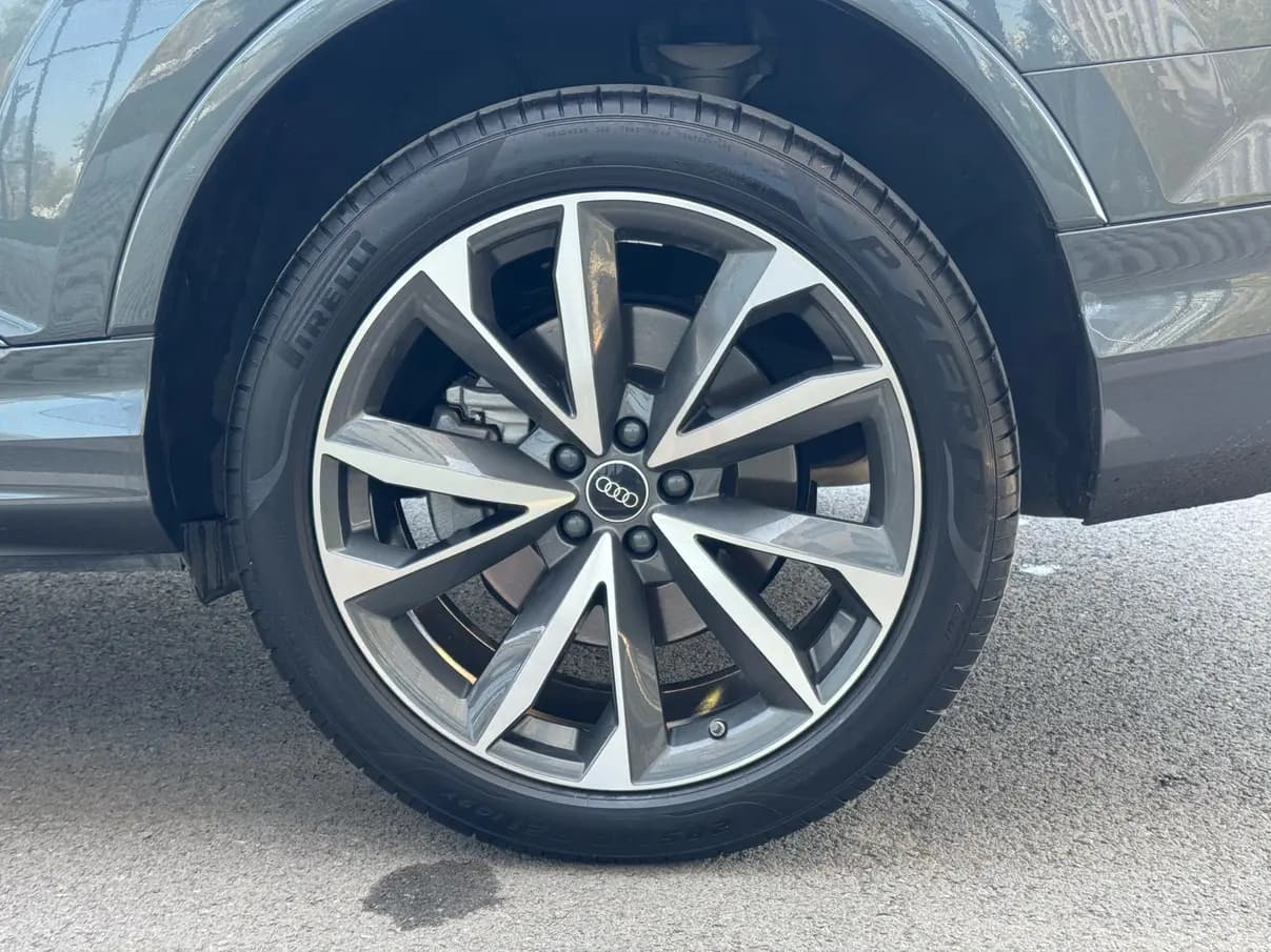 Audi Q7 2021 г. 42035 км. — фото 7