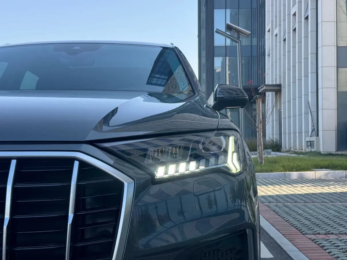 Audi Q7 2021 г. 42035 км. — фото 8
